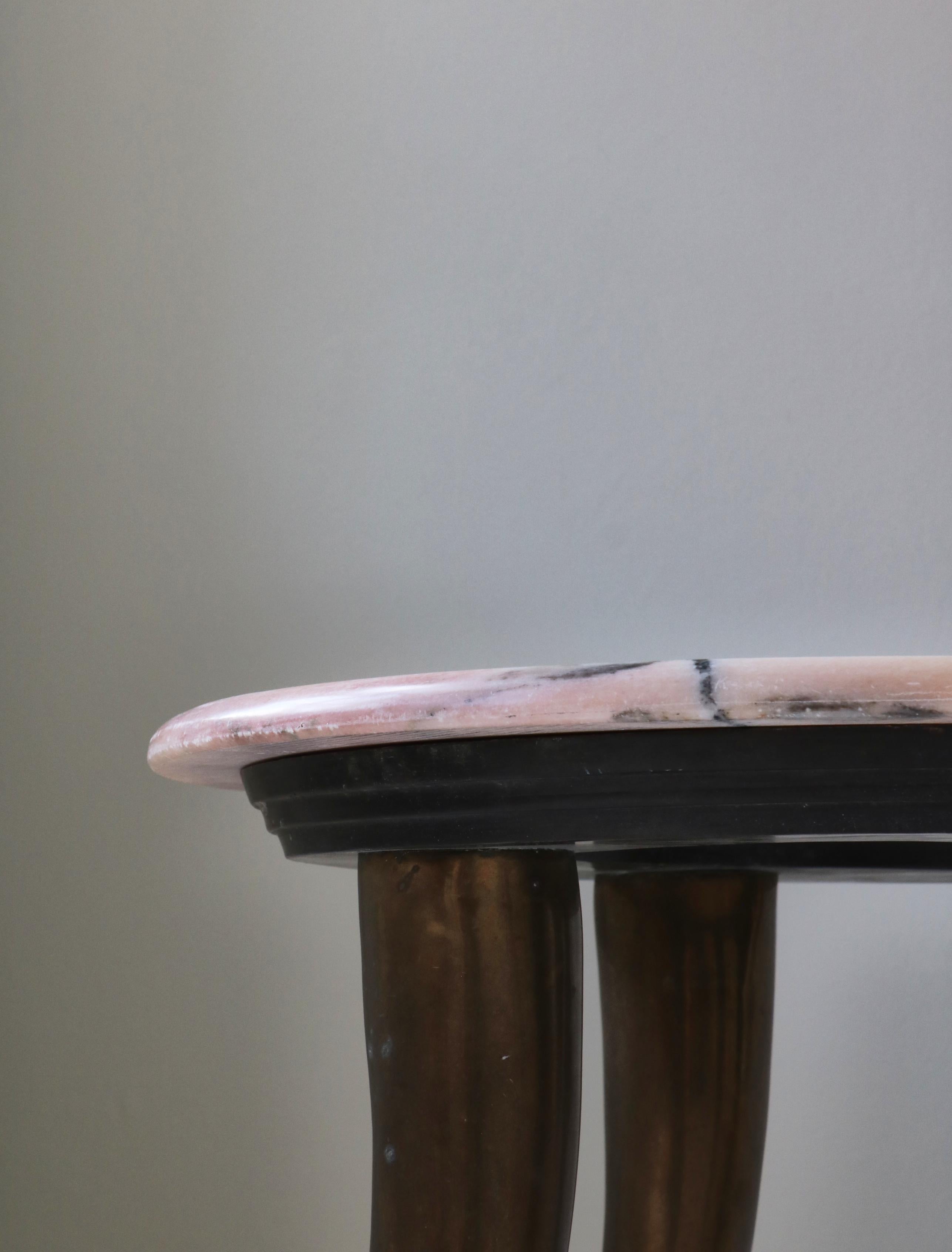 Italian Coffee Table Pink Marble & Brass Sabre Legs, Angelo Mangiarotti, 1960s For Sale 1