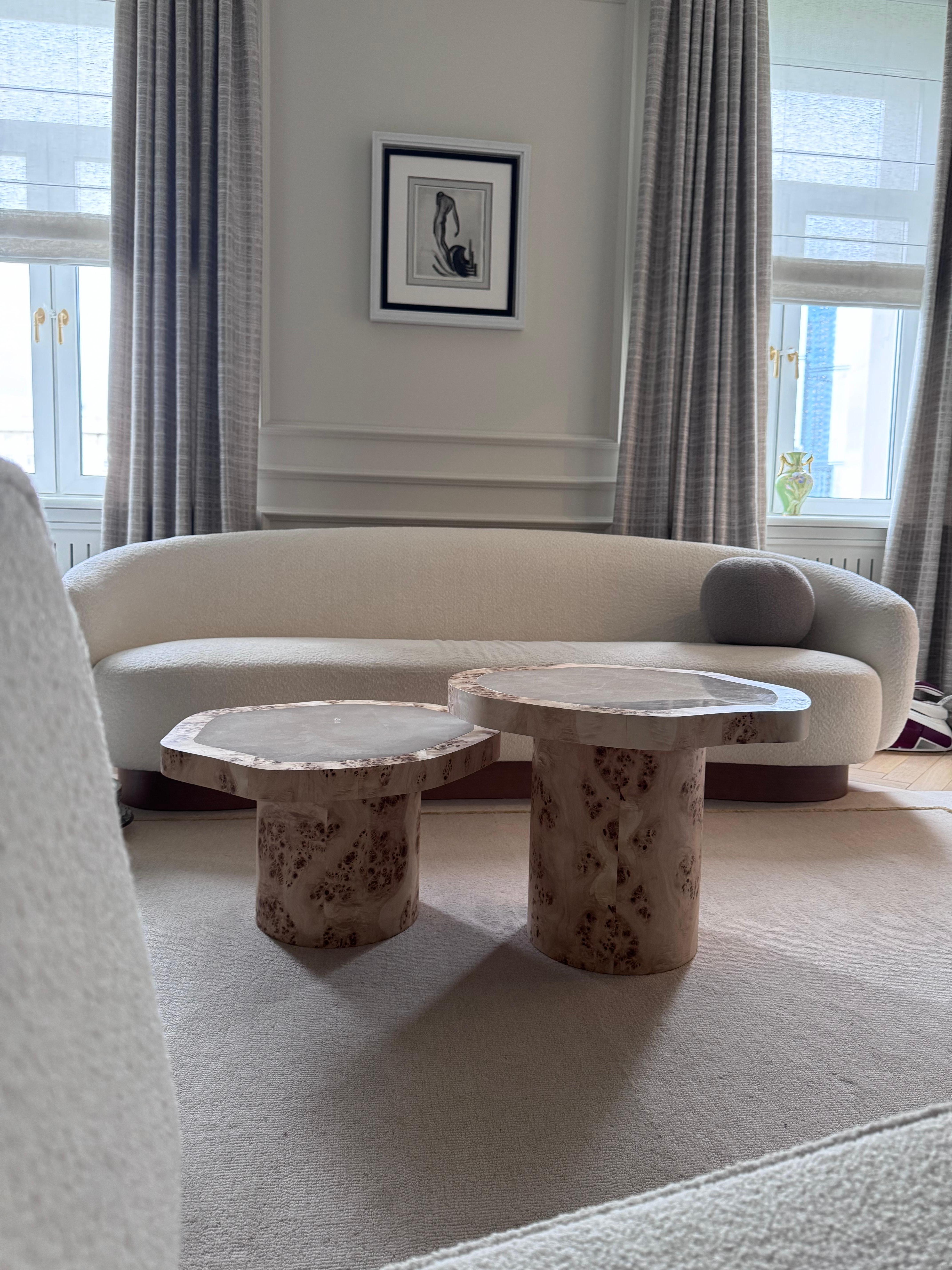 Couchtisch aus Pappelmaserfurnier und poliertem Onyx im Angebot 6