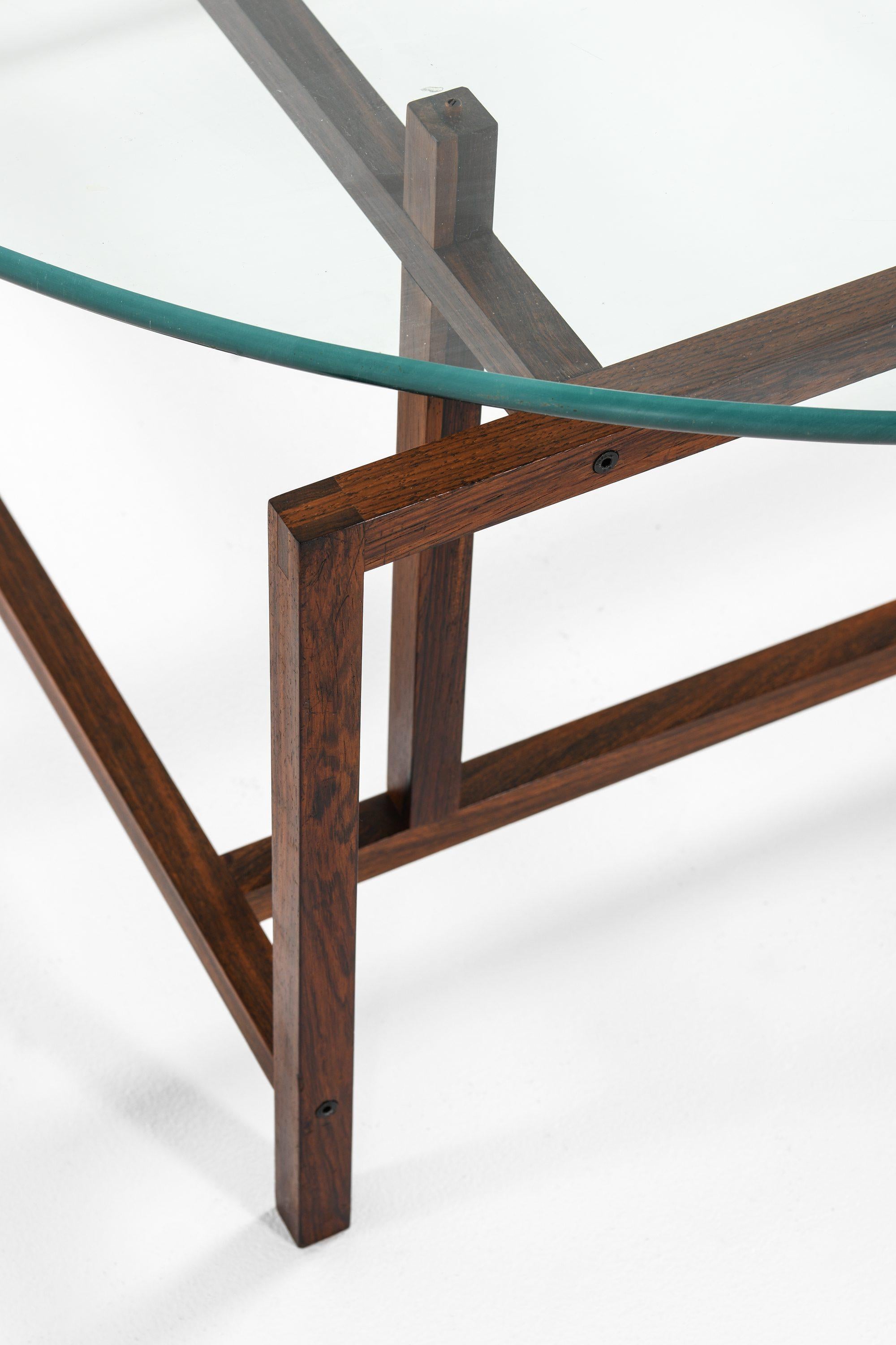 Couchtisch aus Palisanderholz und Glas von Henning Nørgaard, 1960er Jahre (Dänisch) im Angebot