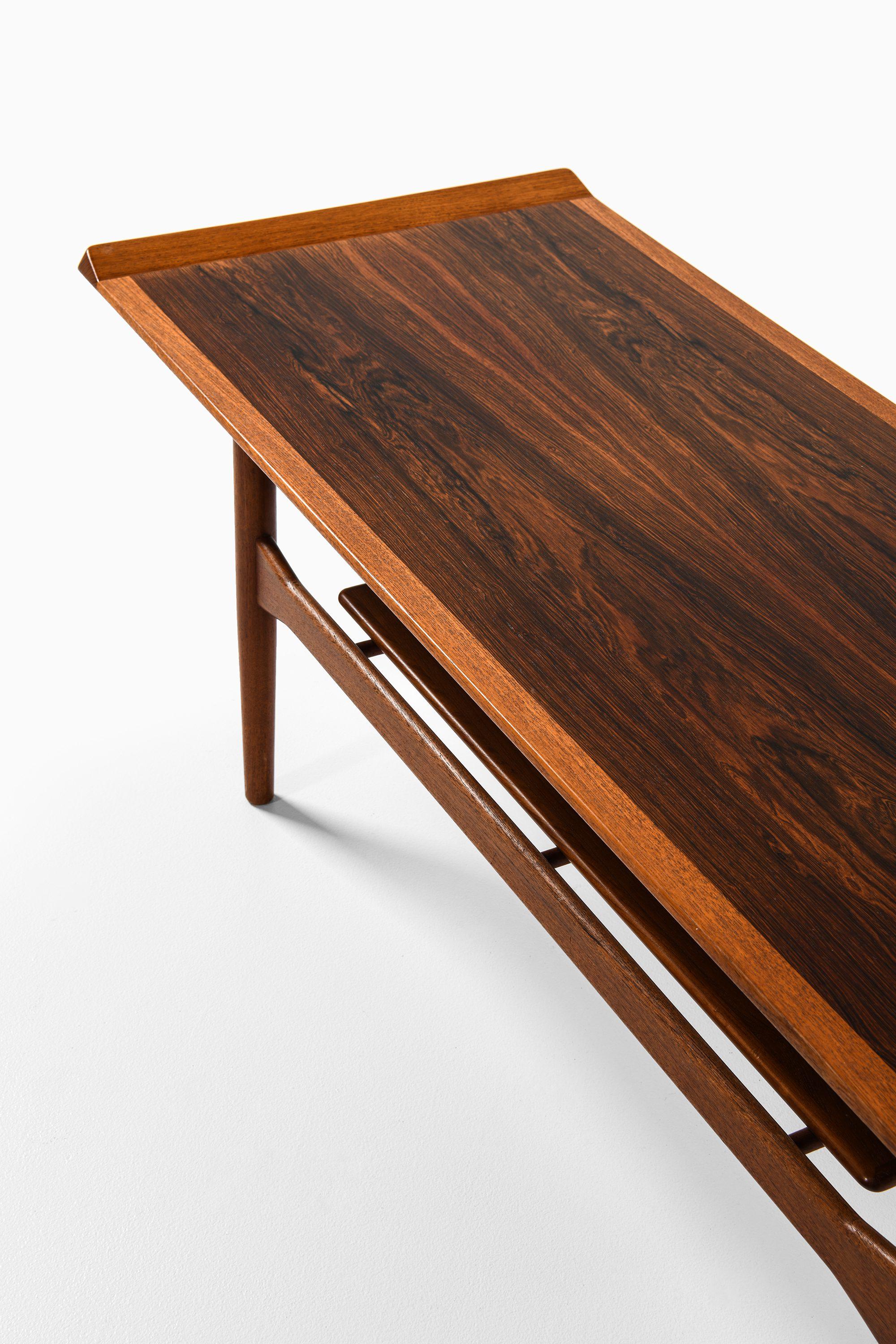 20th Century Coffee Table in Rosewood and Teak by Ib Kofod-Larsen, 1950's For Sale