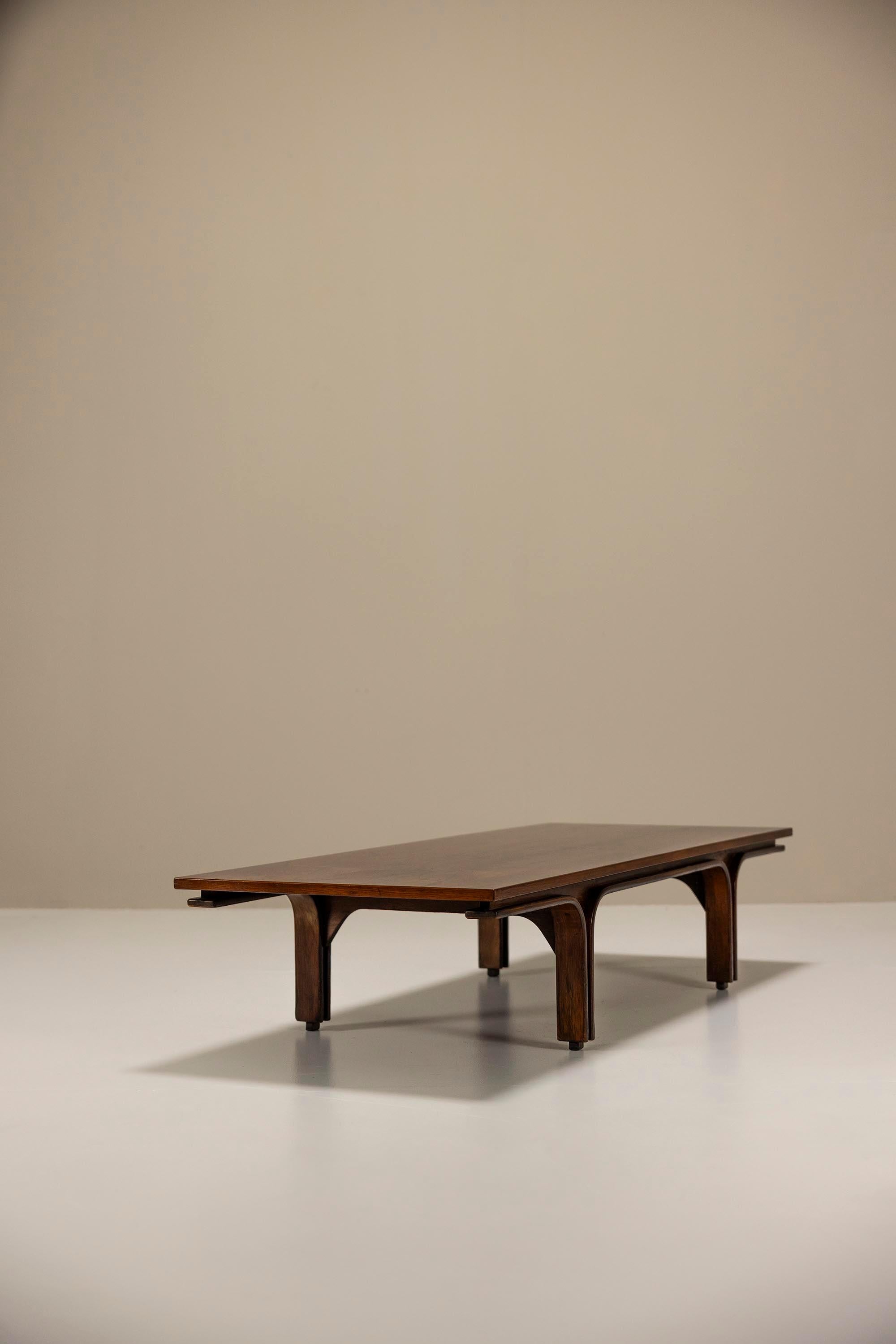 Mid-Century Modern Coffee table in rosewood by Gianfranco Frattini for Bernini, Italy 1960s