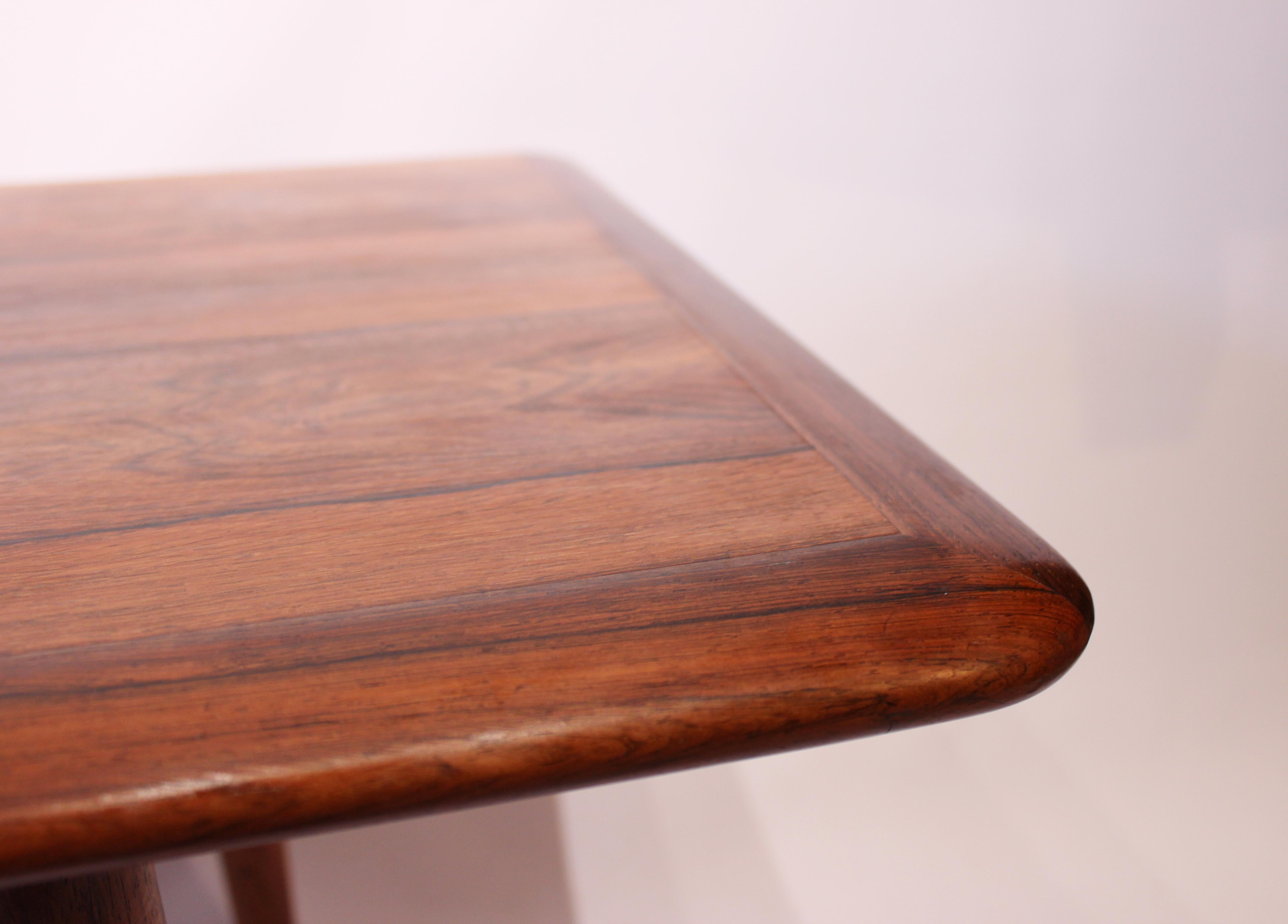 Table basse en bois de rose par Jason Design, années 1960 Bon état - En vente à Lejre, DK