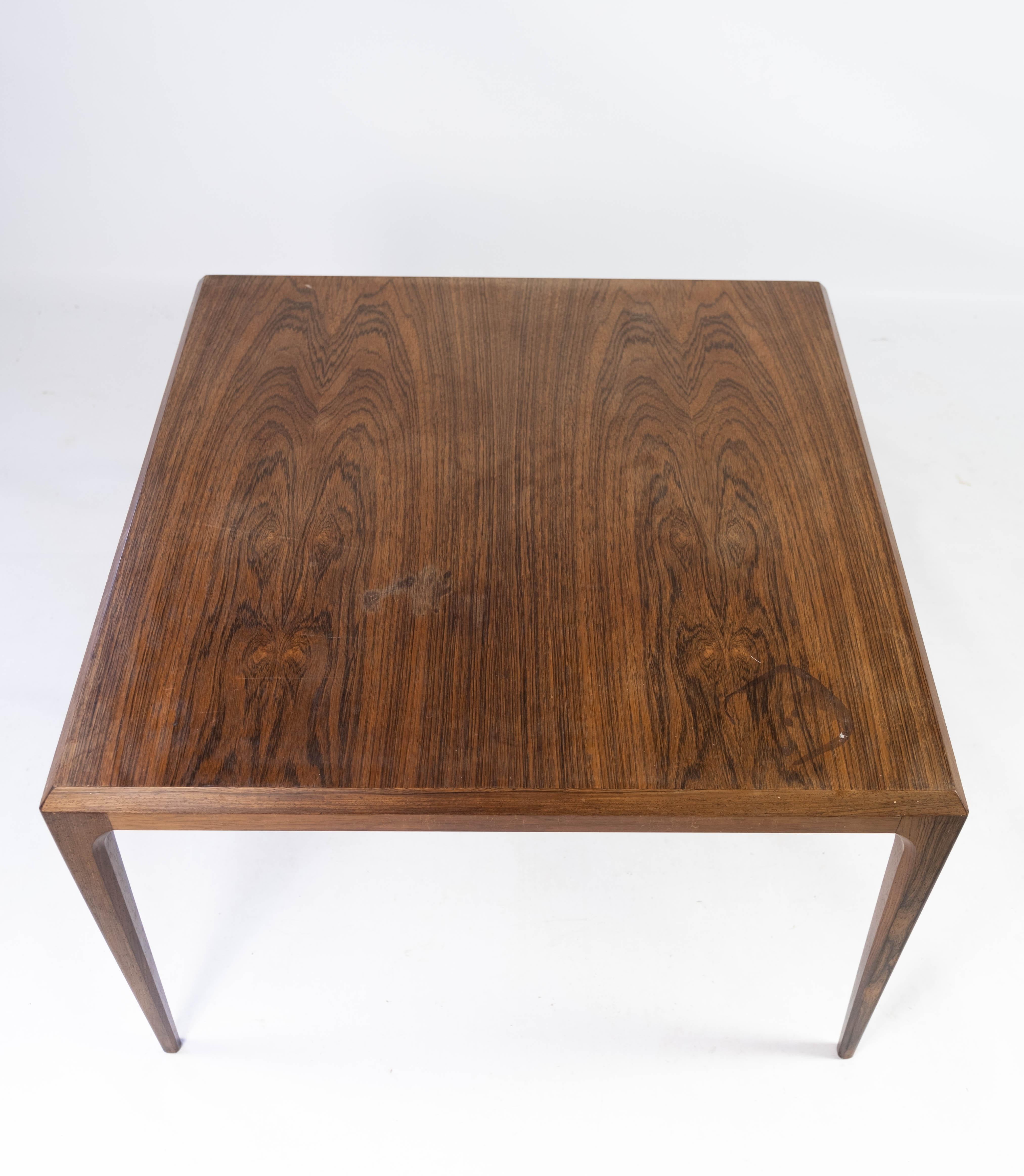 Coffee table in rosewood designed by Johannes Andersen and manufactured by Silkeborg Furniture in the 1960s. The table is in great vintage condition.
 