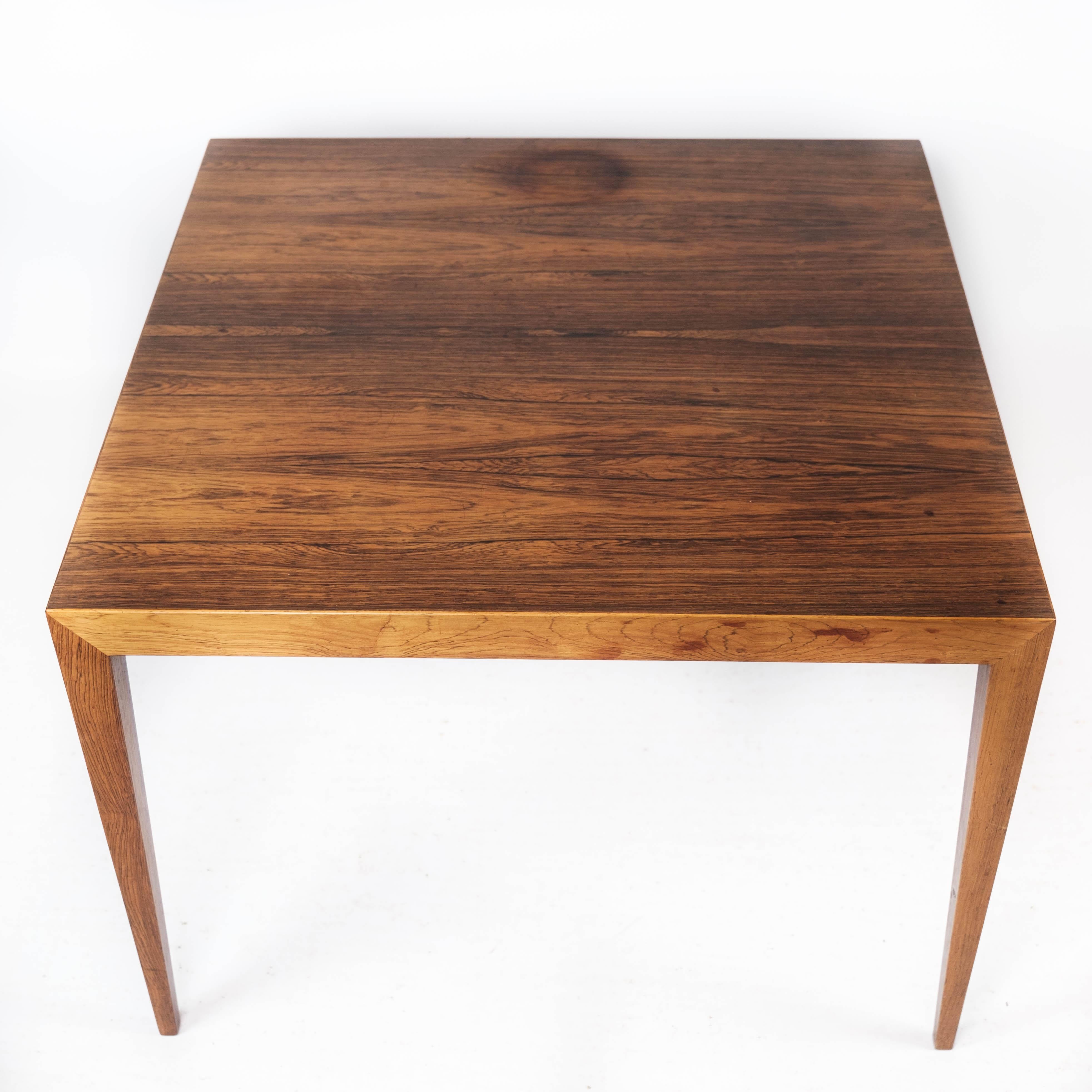 Table basse en bois de rose conçue par Severin Hansen pour Haslev Furniture dans les années 1960. La table est en excellente condition vintage.