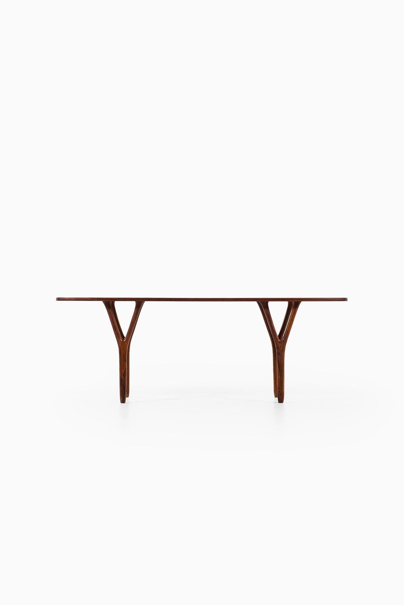 Rare coffee table in the style of Helge Vestergaard Jensen. Probably produced in Denmark.