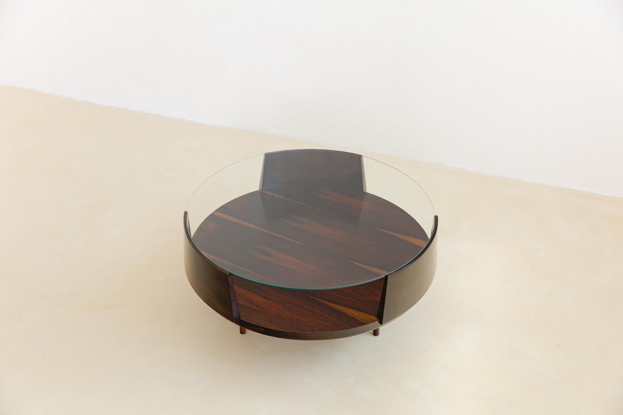 Mid-Century Modern Coffee Table in Rosewood, Martin Eisler, Brazilian Midcentury, 1953 For Sale