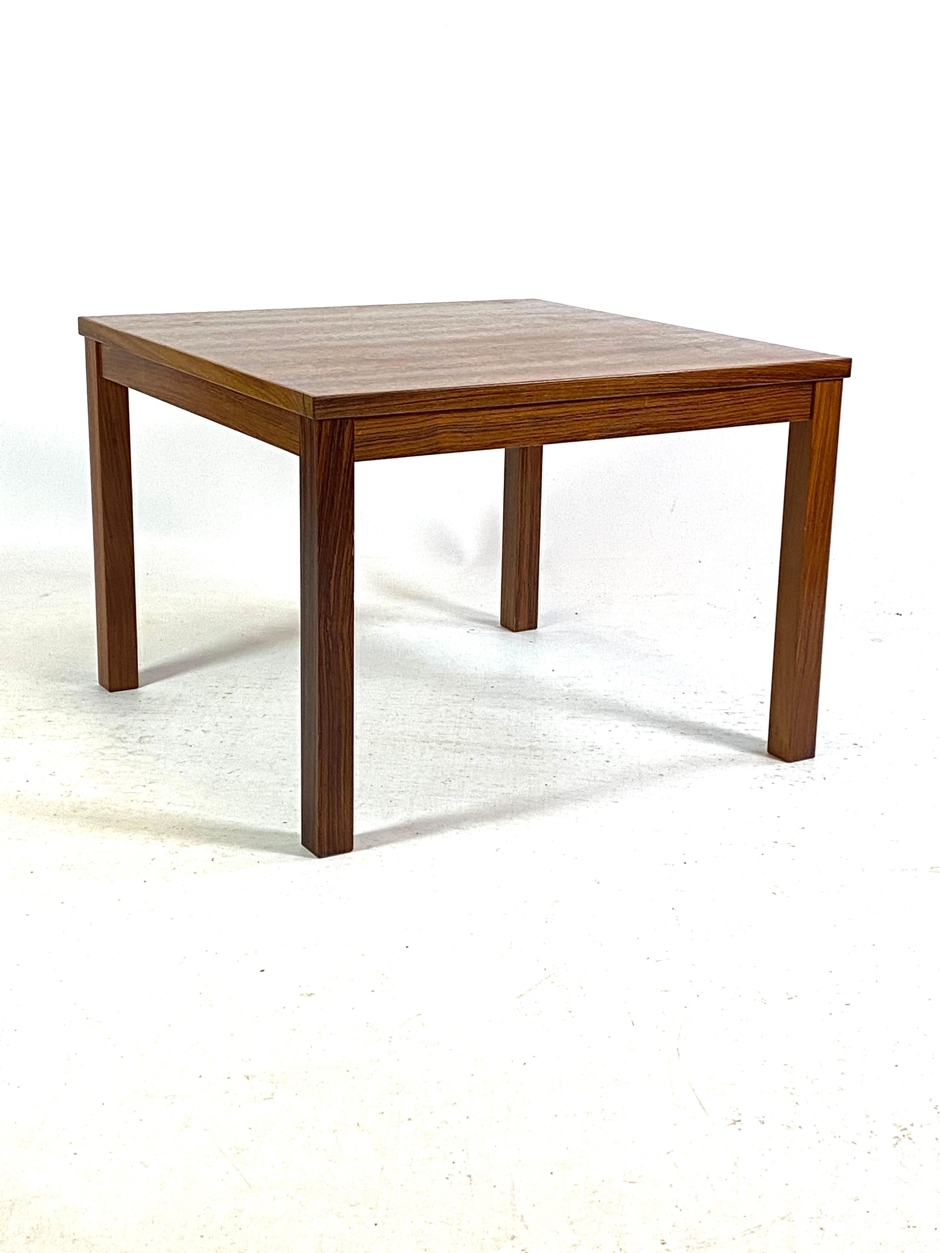 Coffee table in rosewood of Danish design from the 1960s. The table is in great vintage condition.