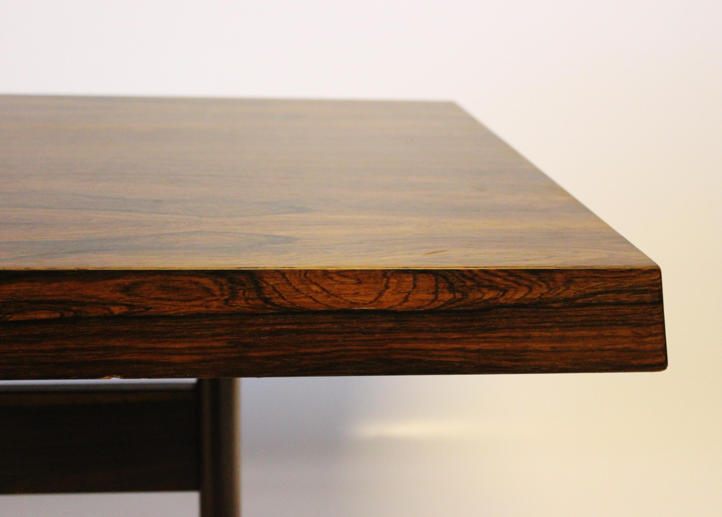 Milieu du XXe siècle Table basse en bois de rose, design danois des années 1960
