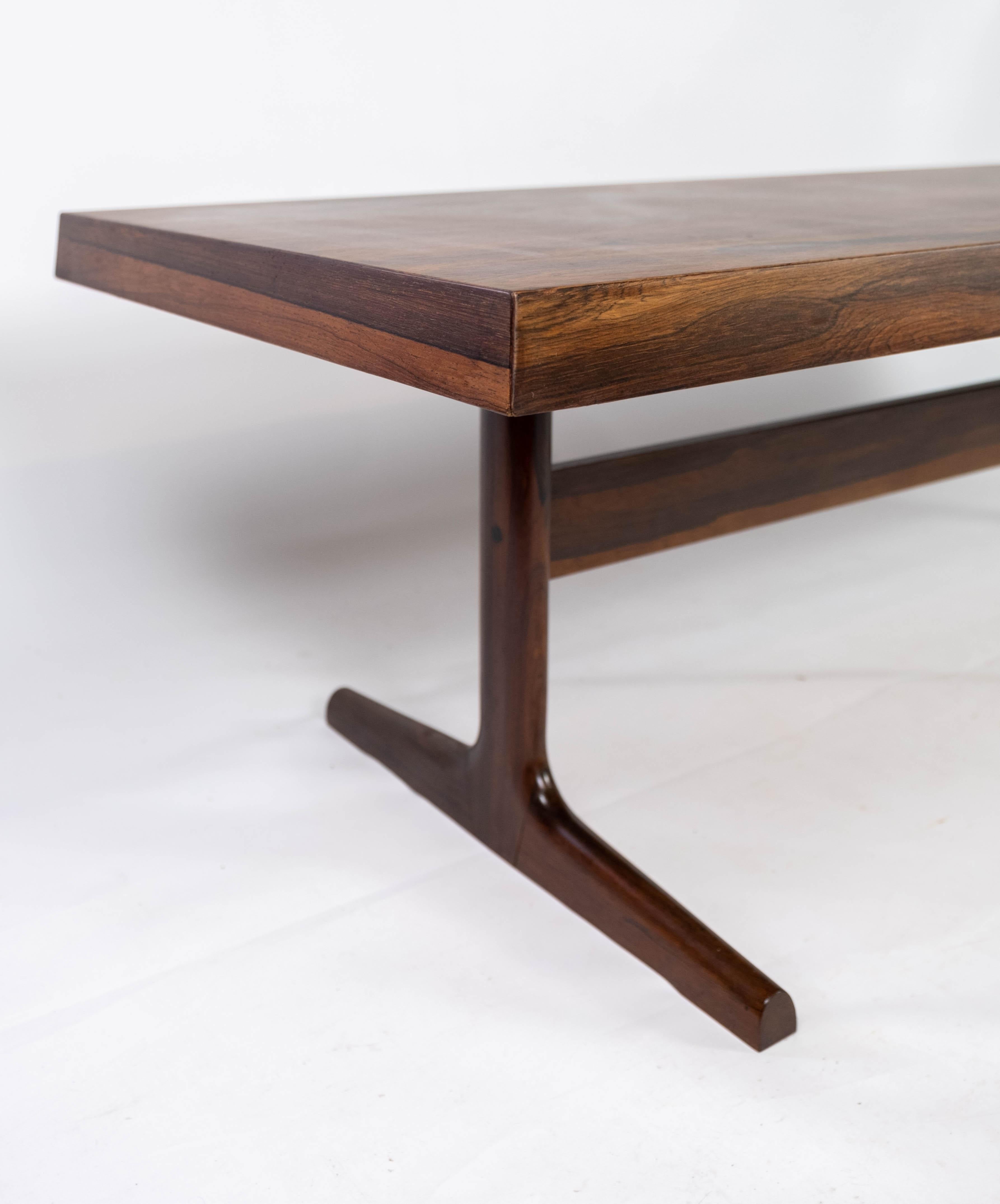 Mid-Century Modern Table basse en bois de rose avec pieds Shaker, design danois des années 1960 en vente