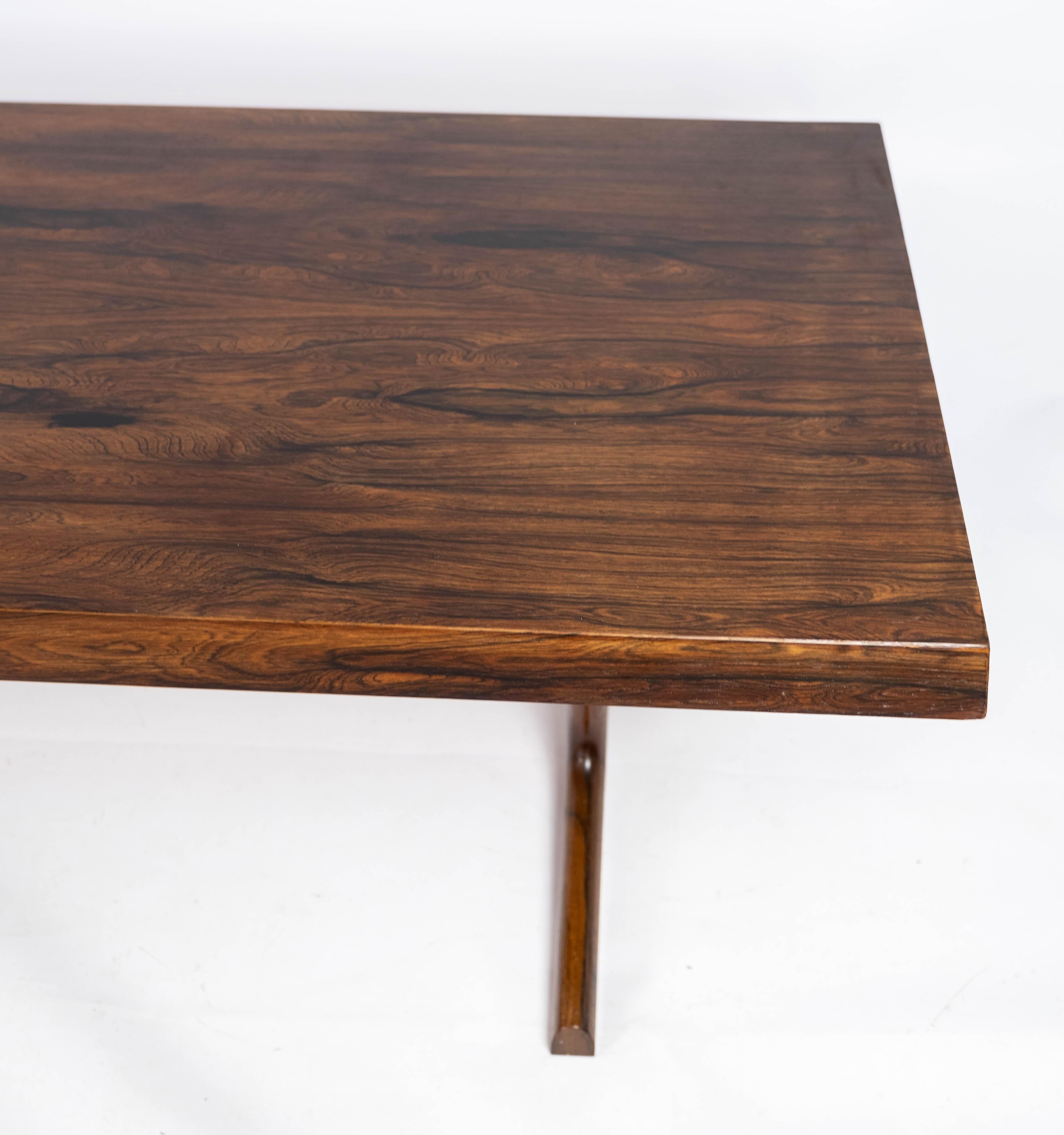 Mid-Century Modern Coffee Table Made In Rosewood With Shaker Legs, Danish Design From 1960s For Sale