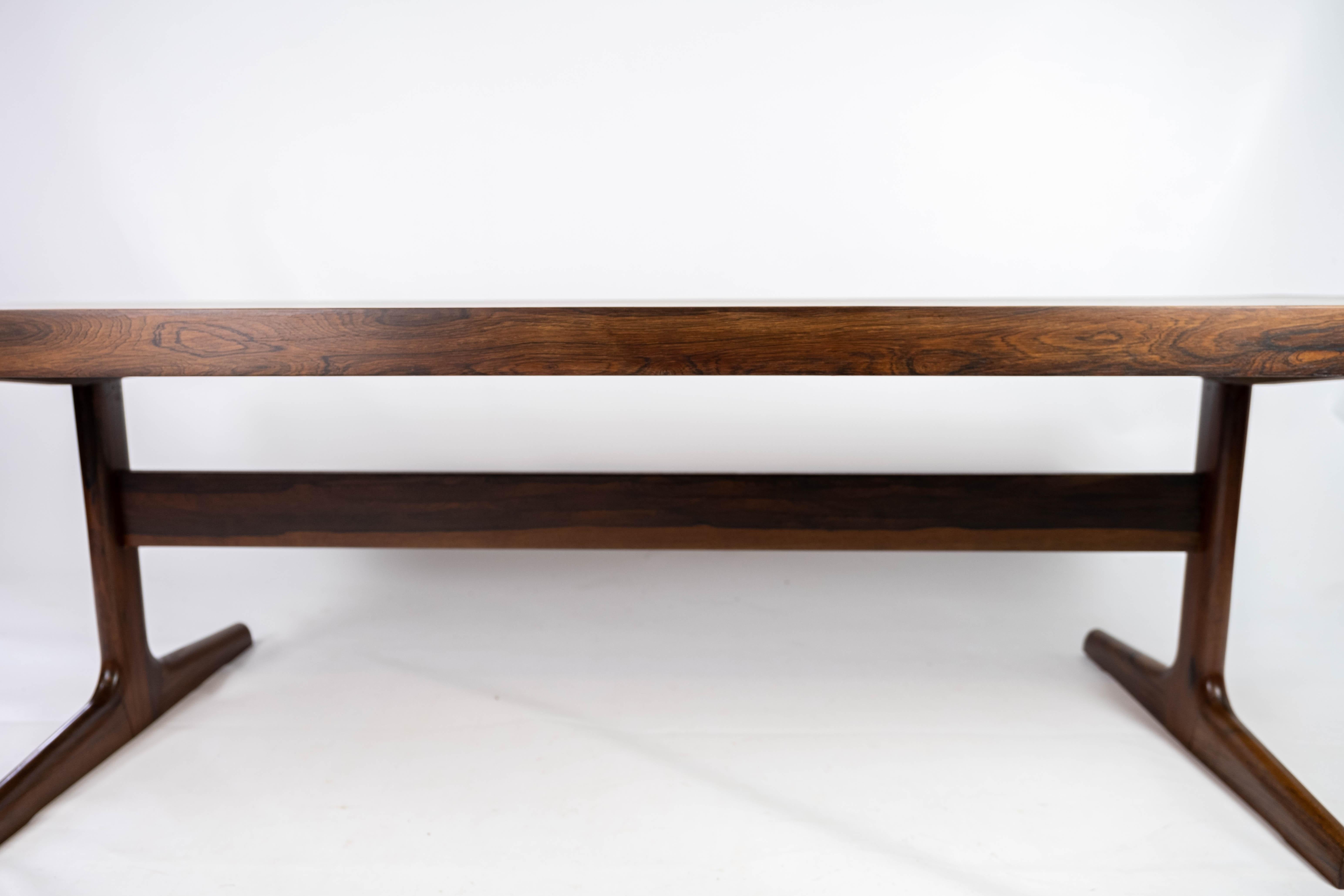 Mid-20th Century Coffee Table Made In Rosewood With Shaker Legs, Danish Design From 1960s For Sale
