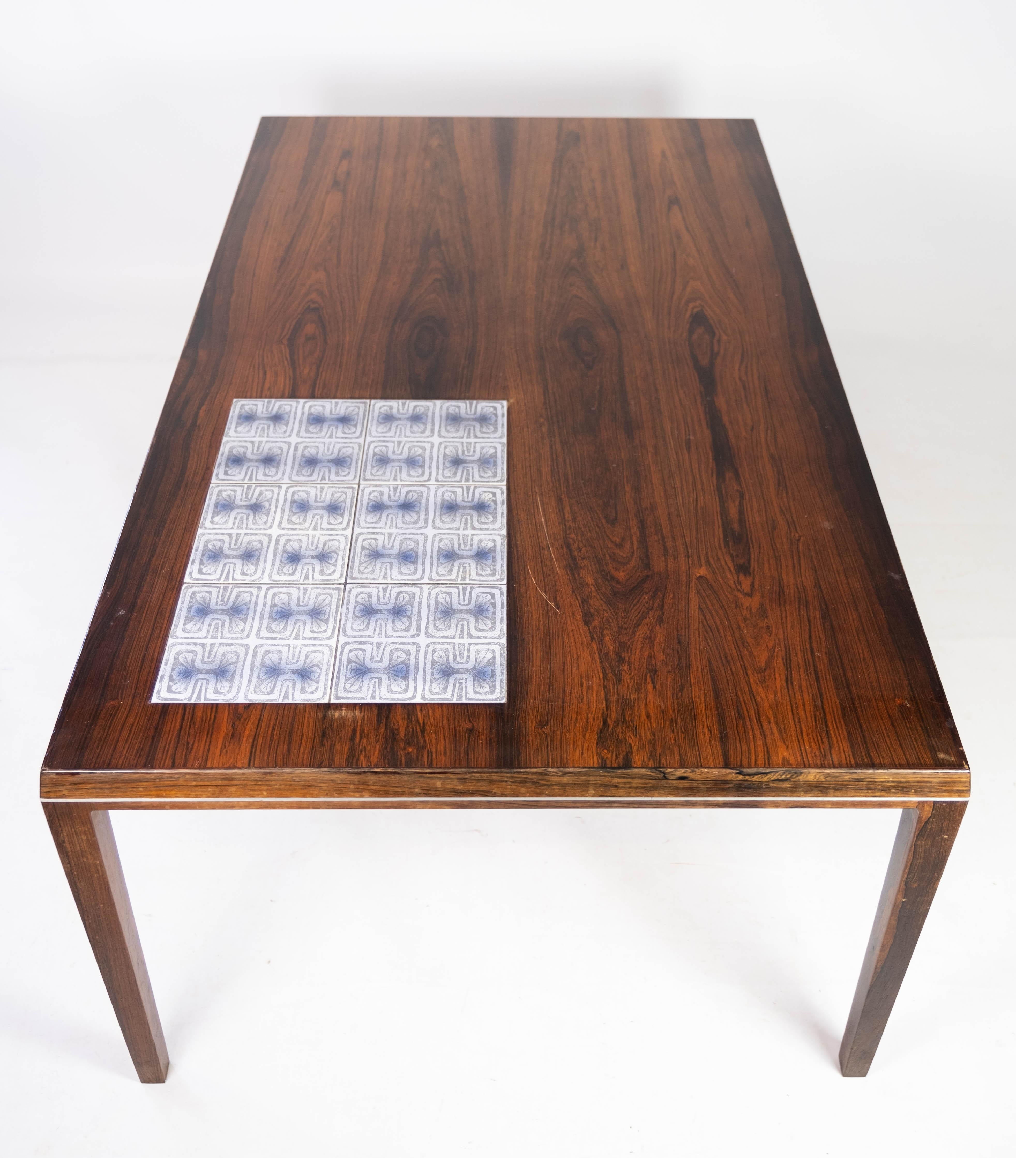 Mesa de centro de palisandro con azulejos diseñada por Johannes Andersen a partir de 1960 en venta 4
