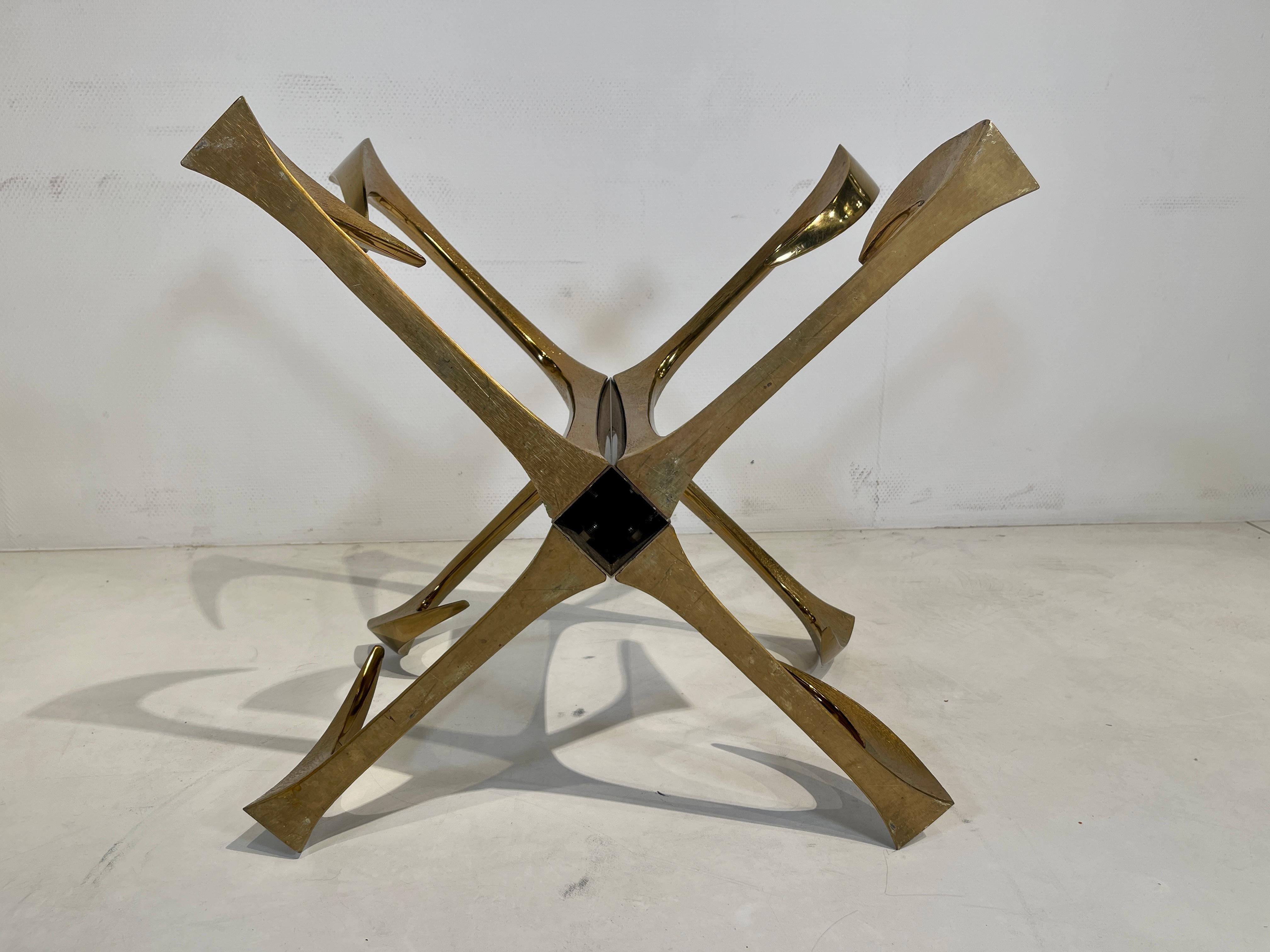 Table basse sculpturale de Willy Daro en vente 4