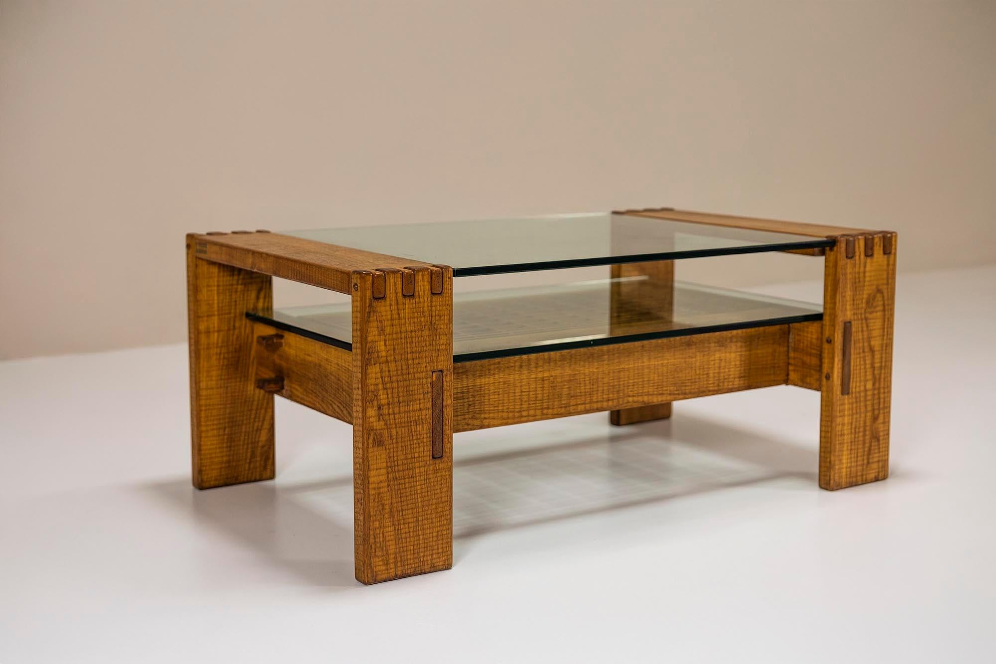Couchtisch aus slawonischer Eiche von Giuseppe Rivadossi, Italien 1970er im Angebot 5