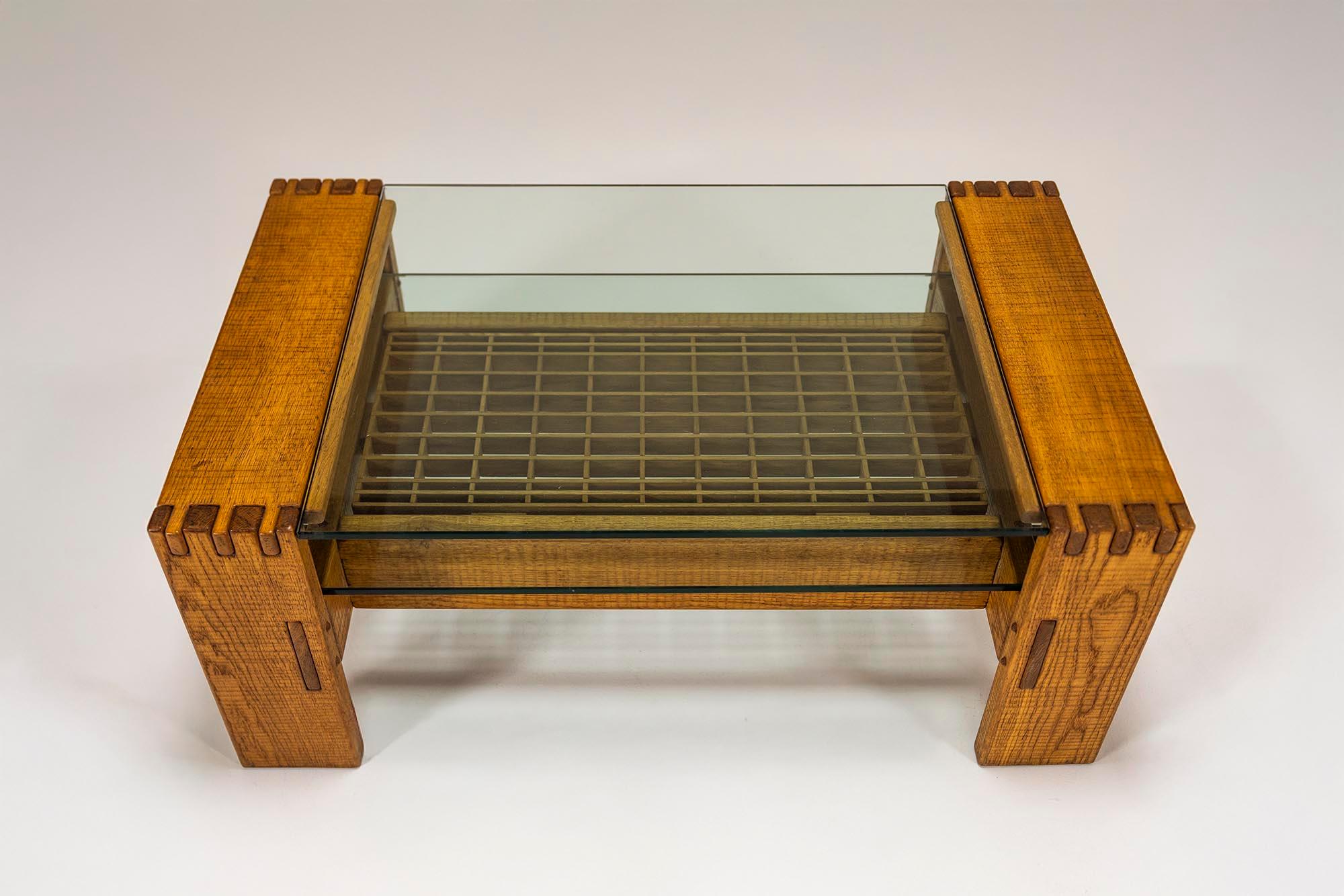 Couchtisch aus slawonischer Eiche von Giuseppe Rivadossi, Italien 1970er im Angebot 10