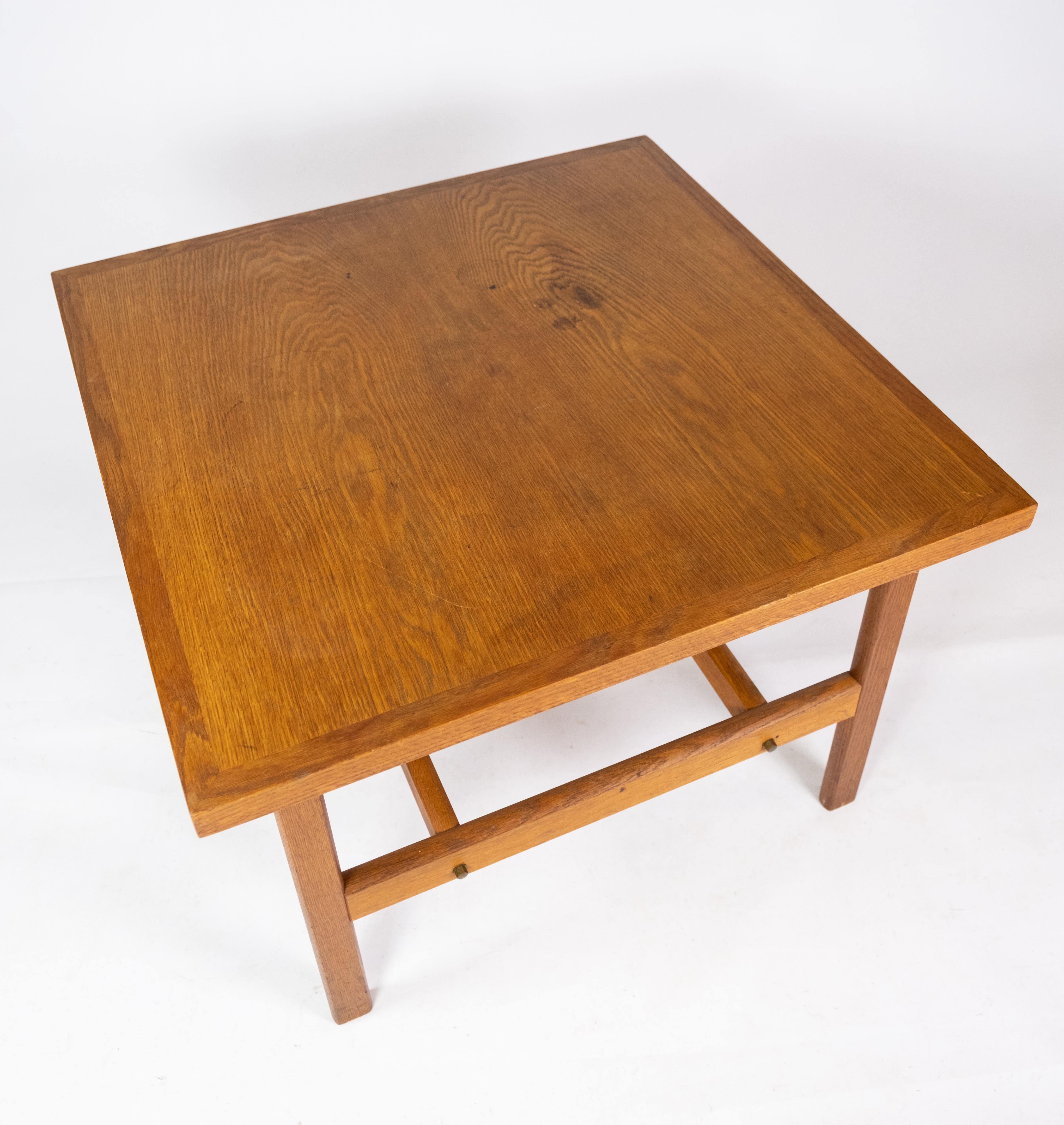 Coffee Table Made In Soap Treated Oak By Hans J. Wegner From 1960s In Good Condition For Sale In Lejre, DK