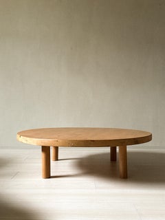 Table basse en orme massif à la manière de Pierre Chapo, France, vers 1970