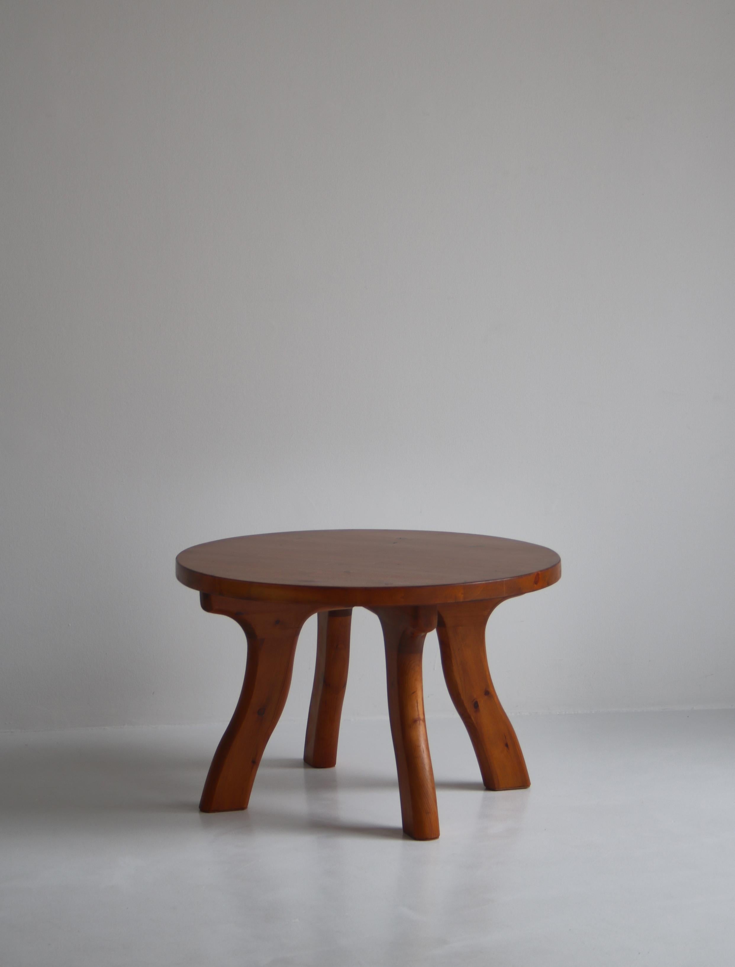 Scandinavian Modern Coffee Table in Solid Pinewood by Danish Cabinetmaker, 1960s