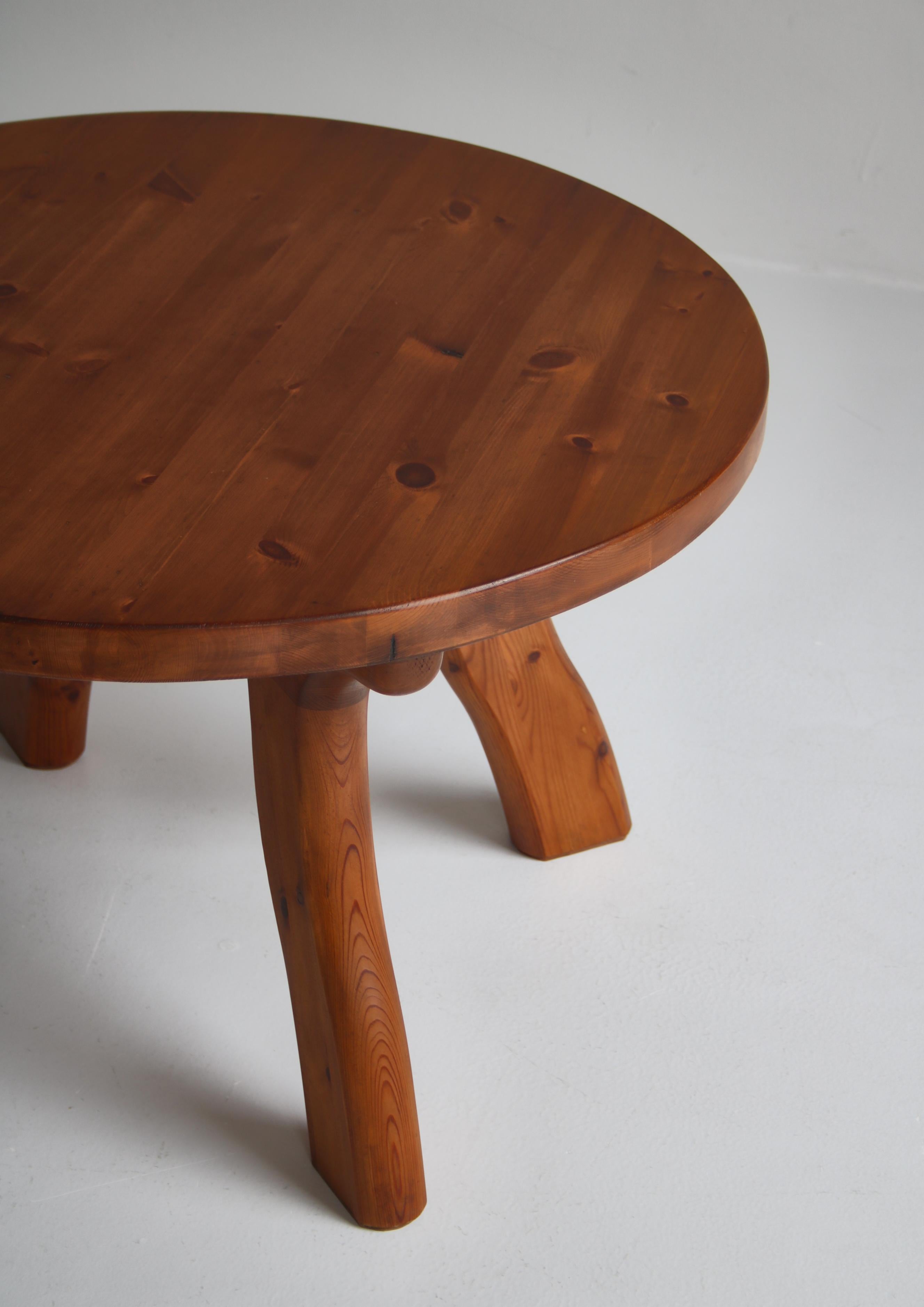 Coffee Table in Solid Pinewood by Danish Cabinetmaker, 1960s 4