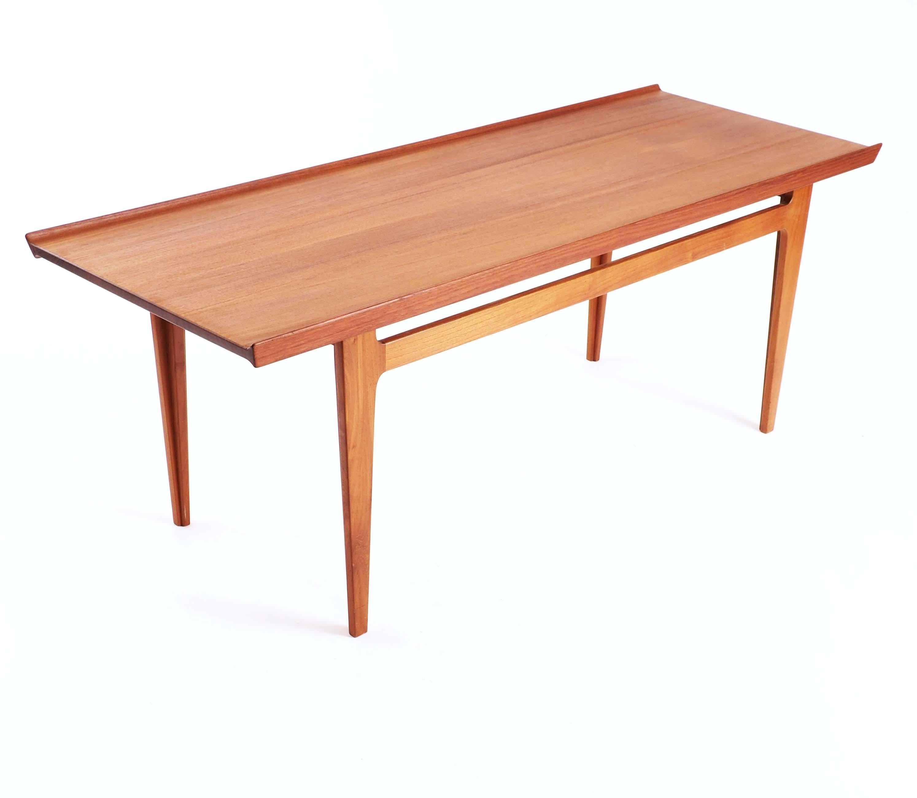 Coffee Table in Solid Teak by Finn Juhl for France & Son, Denmark In Good Condition For Sale In Goteborg, SE