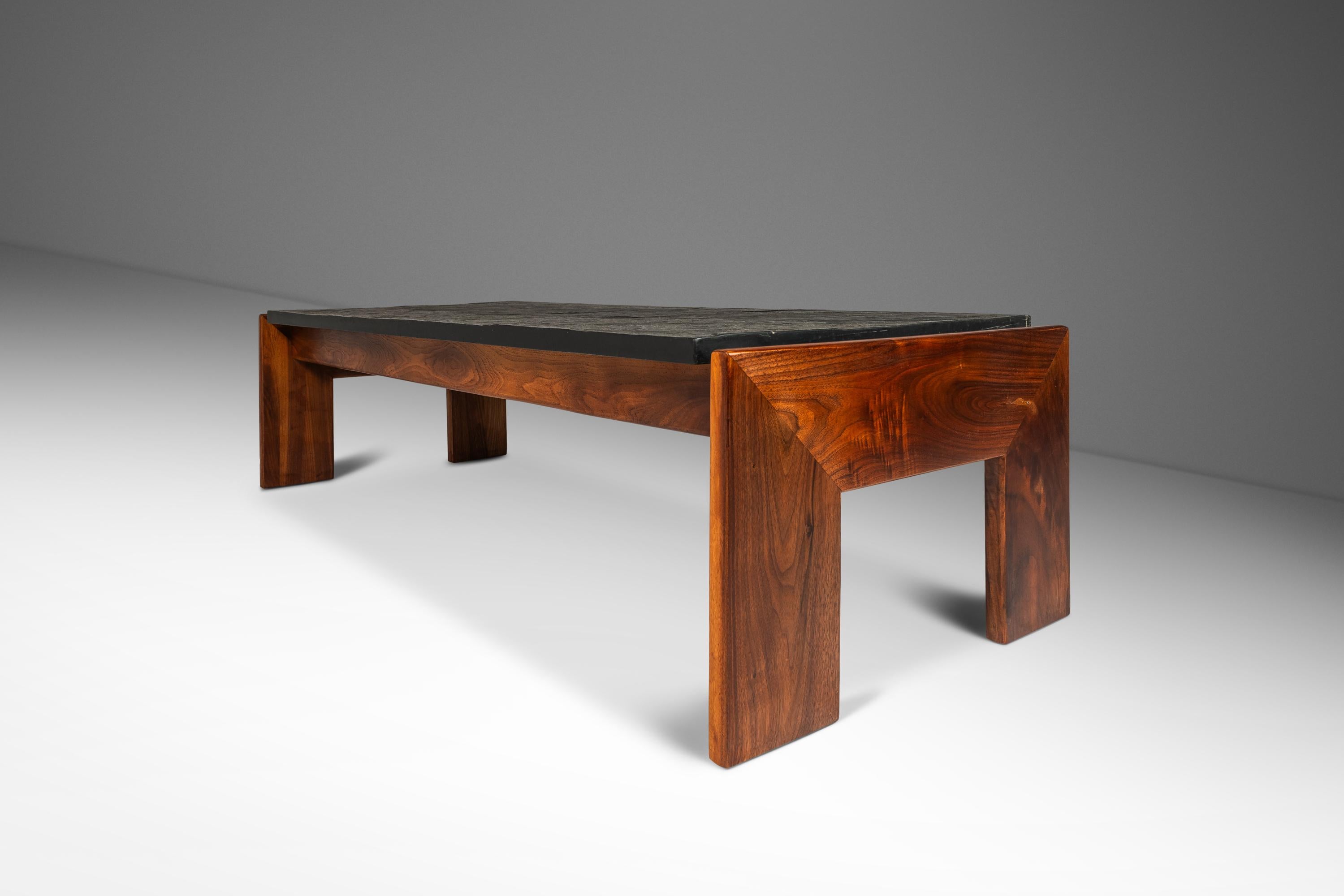 Coffee Table in Solid Walnut by Adrian Pearsall for Craft Associates, USA, 1960s In Good Condition In Deland, FL