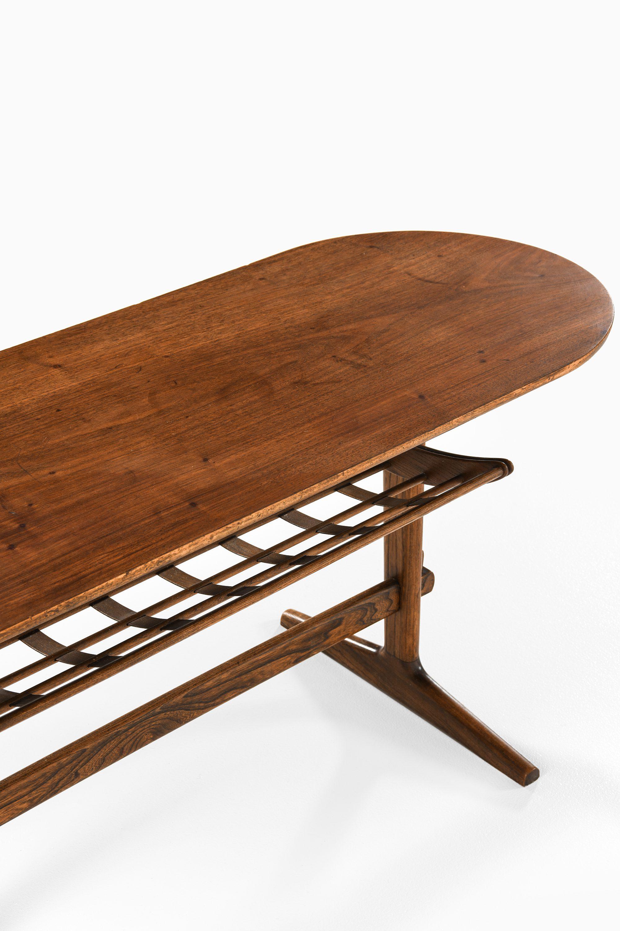 Mid-Century Modern Coffee Table in Stained Elm by Frits Henningsen, 1950's For Sale