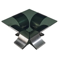 Table basse en structure d'acier avec plateau en verre fumé