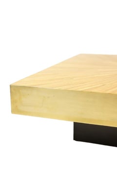 Tavolino in intarsio di paglia e ottone. XX secolo