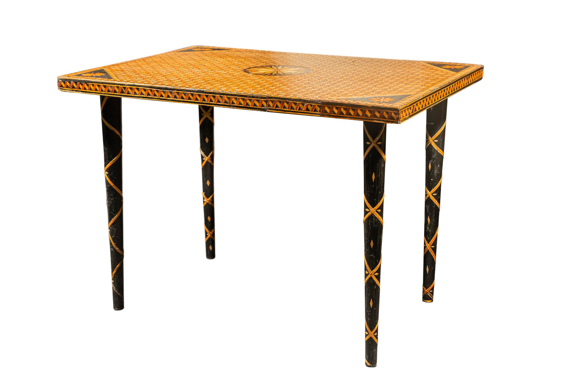 Coffee table in straw marquetry, 
Foot in the shape of fasces,
France, circa 1960.

Measures: Width 70 cm, depth 51 cm, height 51 cm.