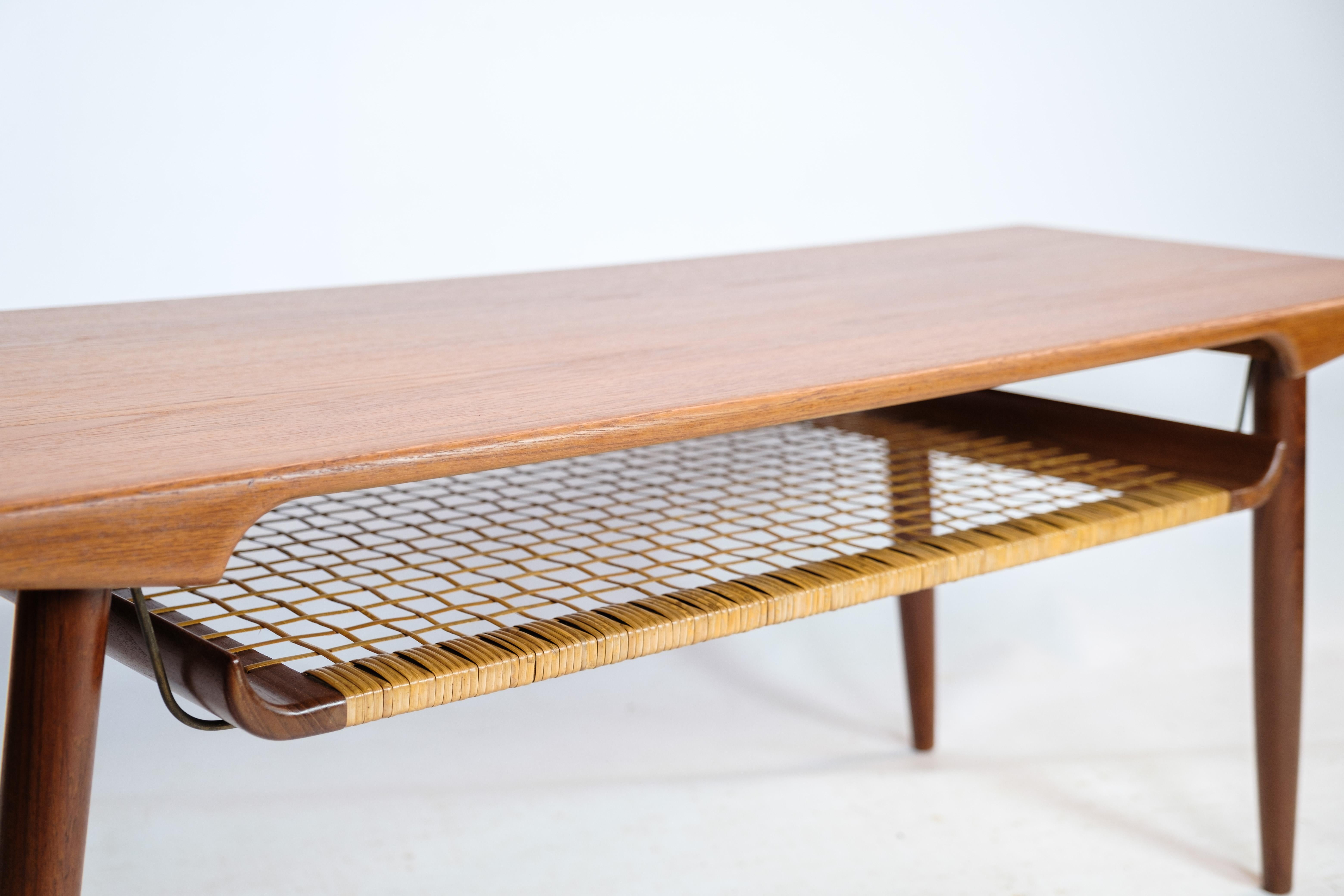 Coffee Table in Teak and Paper Cord Shelf of Danish Design from the 1960s For Sale 6
