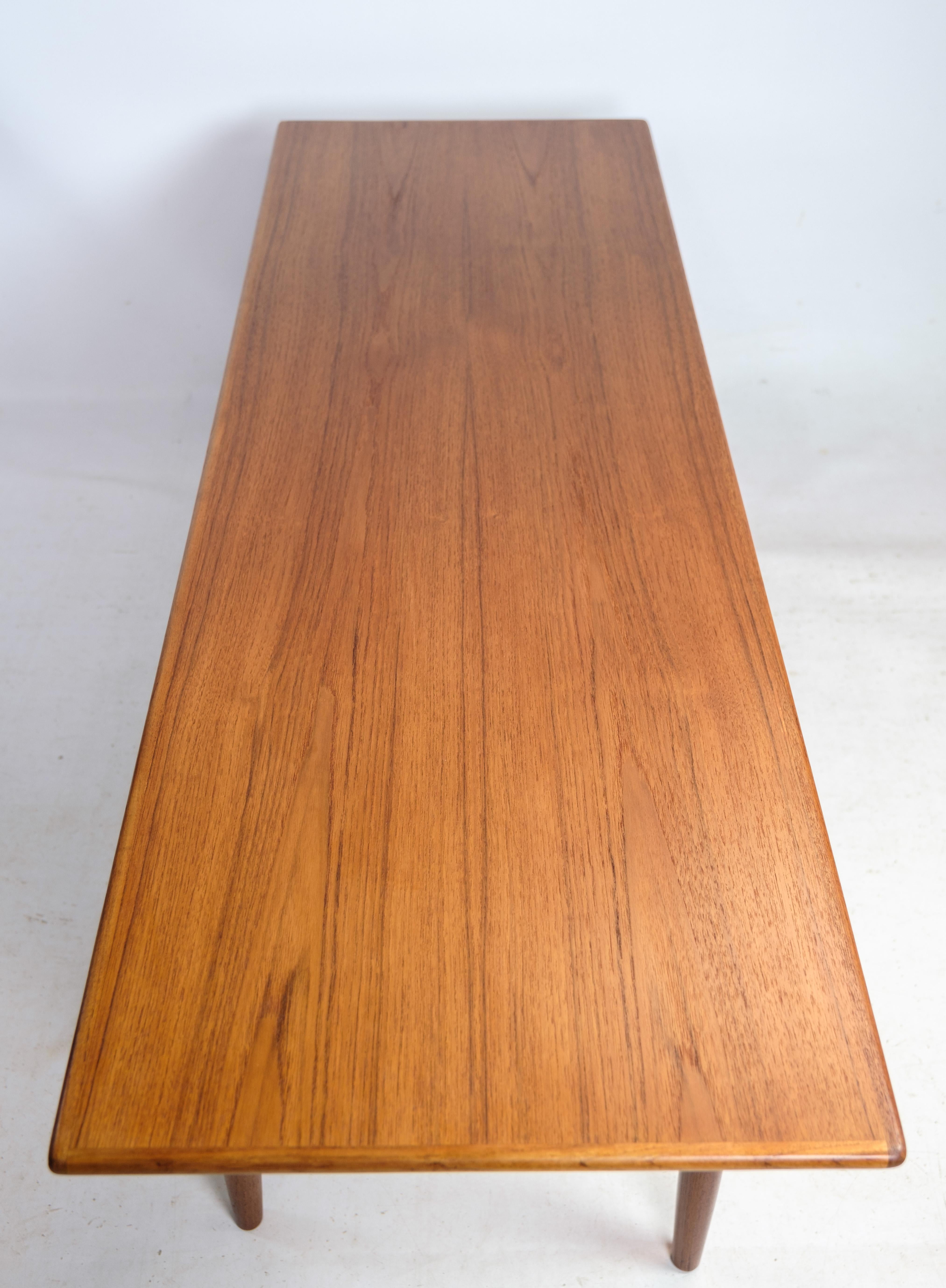 Coffee Table in Teak and Paper Cord Shelf of Danish Design from the 1960s For Sale 7