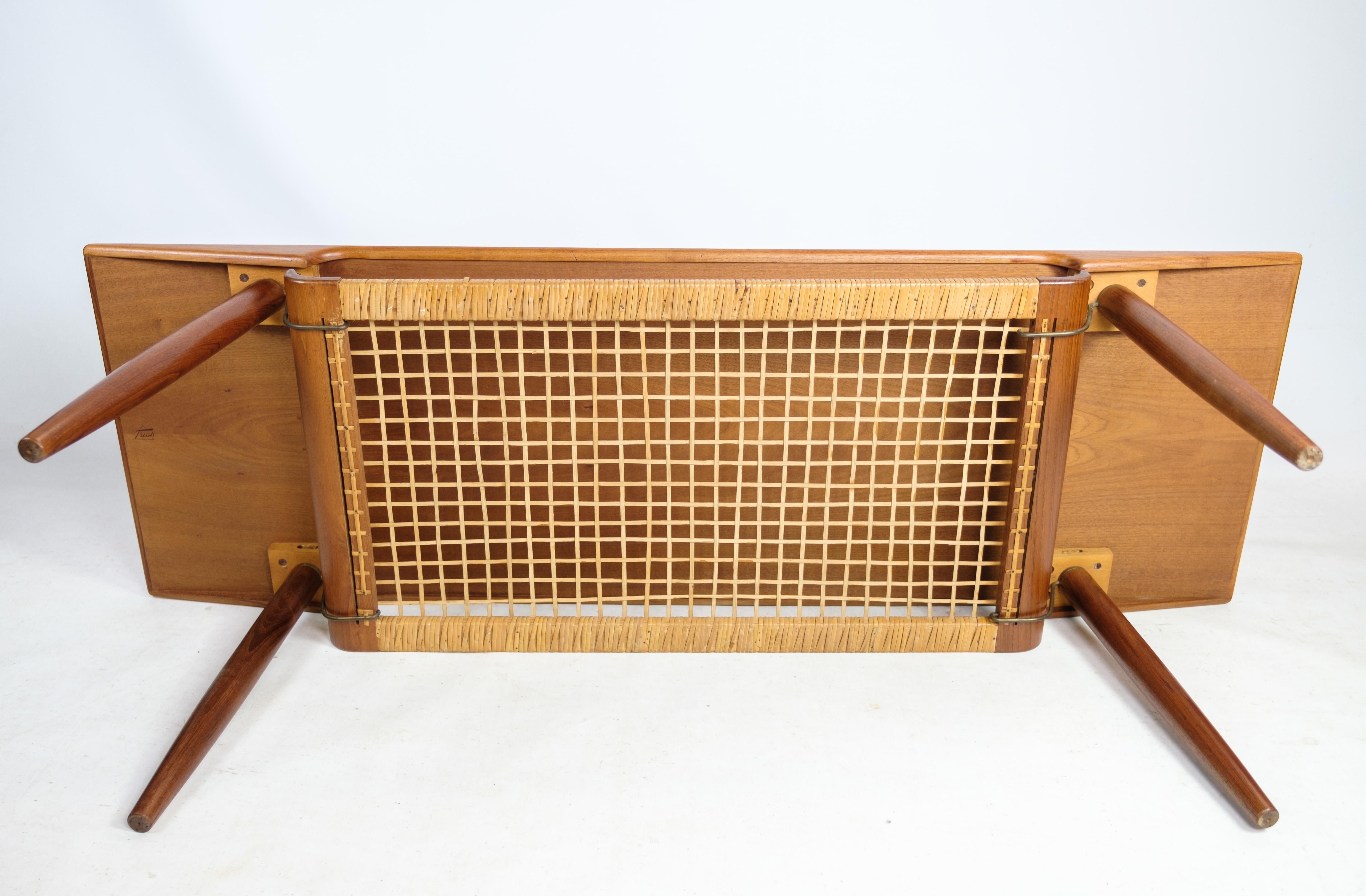 Coffee Table in Teak and Paper Cord Shelf of Danish Design from the 1960s For Sale 1