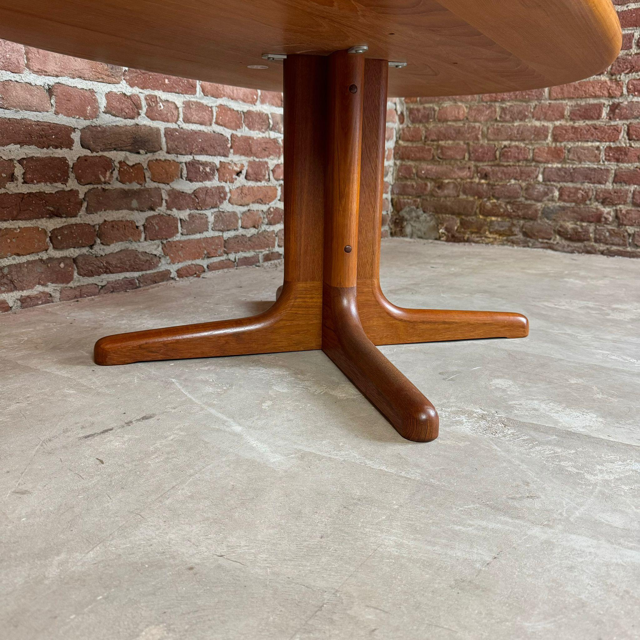 Milieu du XXe siècle Table basse en teck, Danemark 1960 en vente