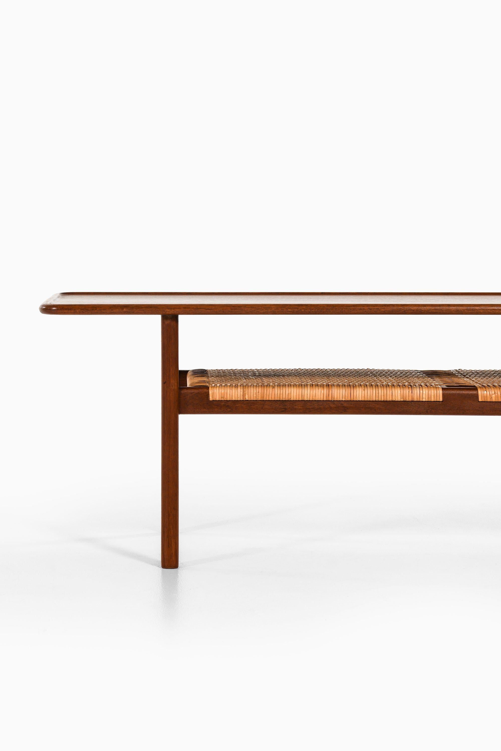 Scandinavian Modern Coffee Table in Teak, Oak and Woven Cane by Hans Wegner, 1950's For Sale
