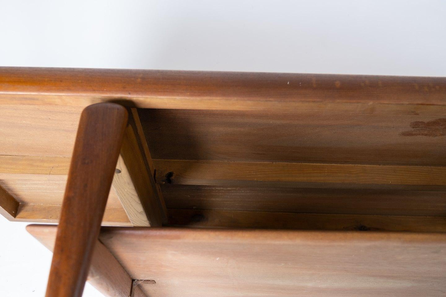 Couchtisch aus Teakholz, dänisches Design aus den 1960er Jahren im Angebot 4