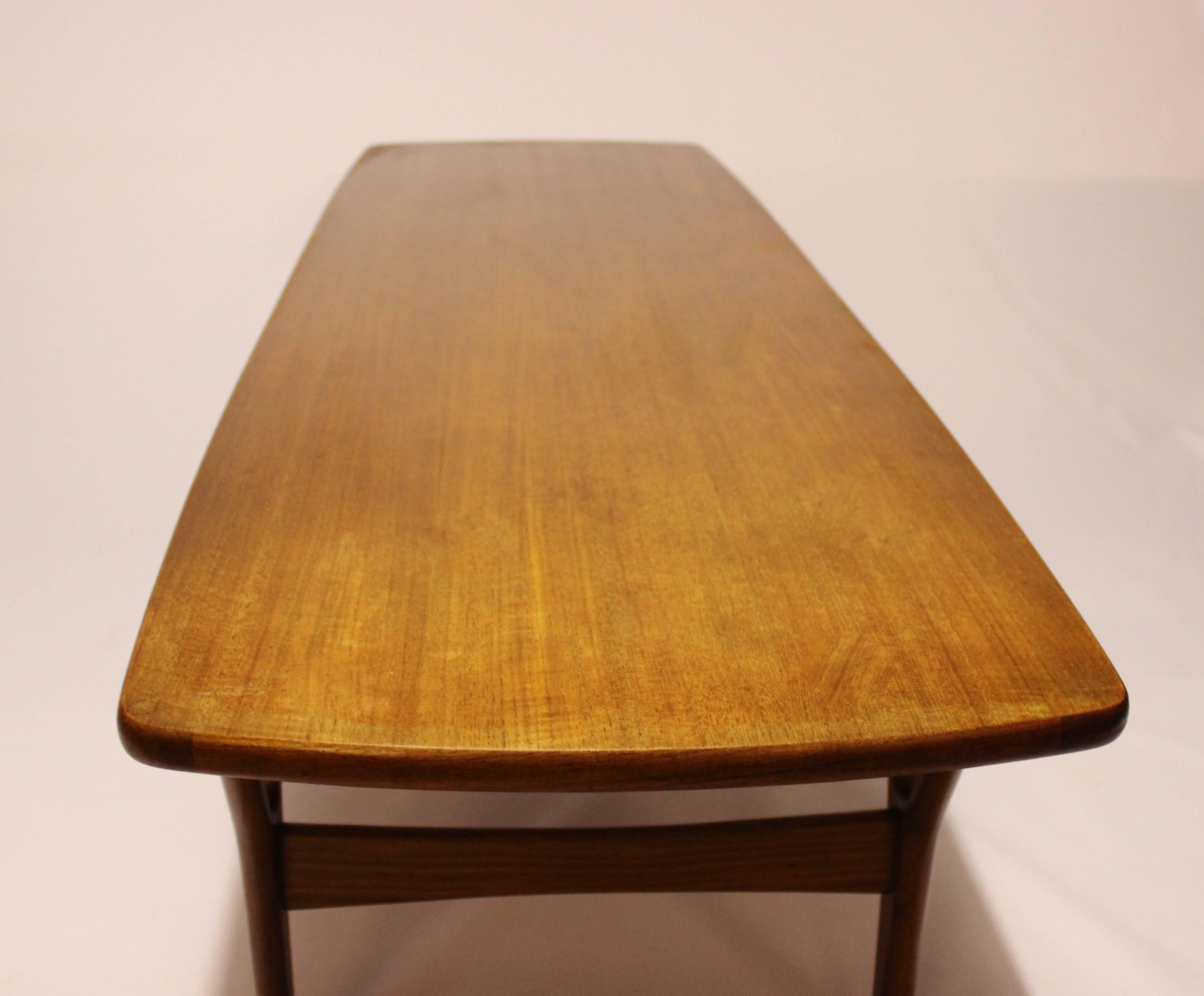 Scandinavian Modern Coffee Table in Teak of Danish Design from the 1960s For Sale