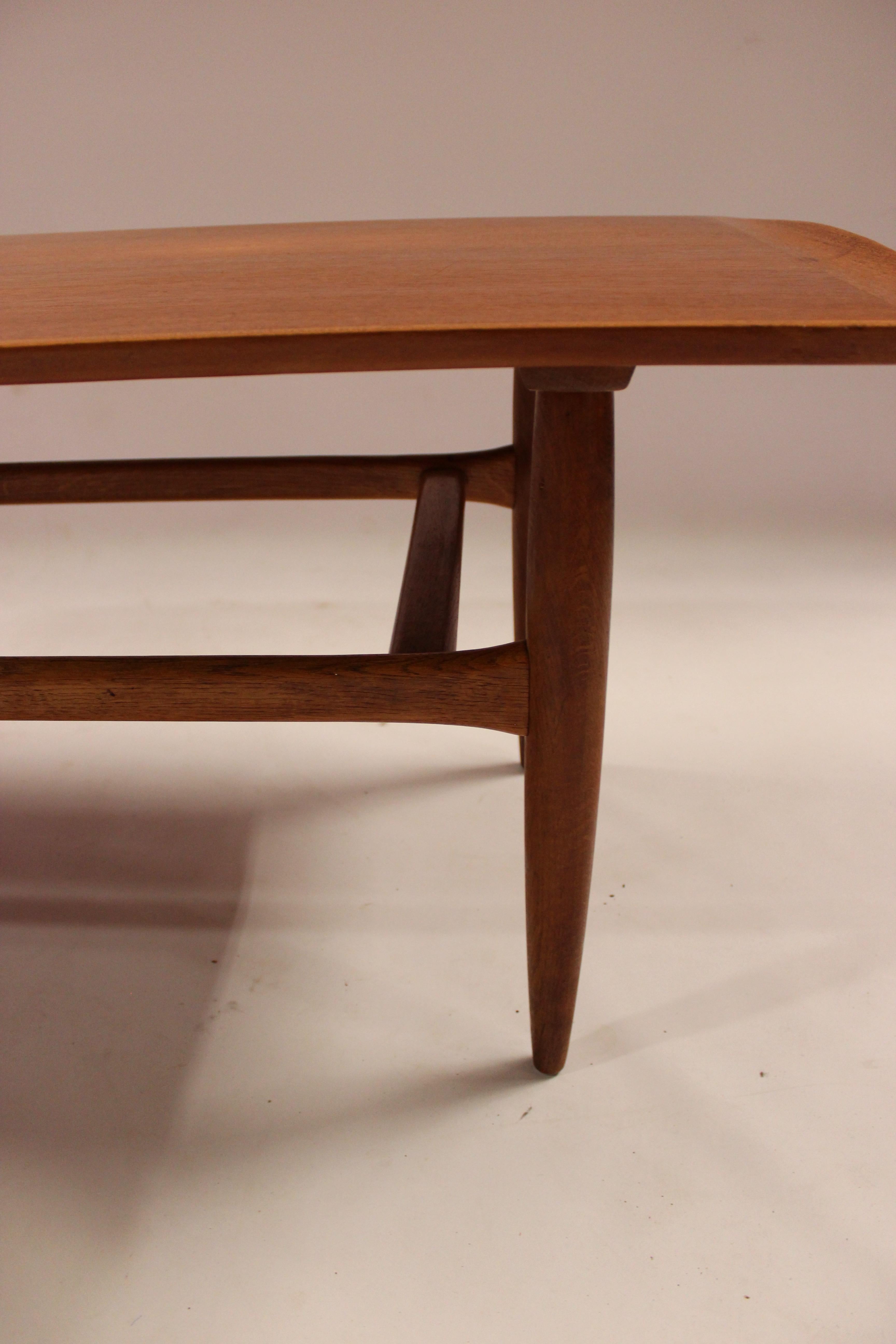 Coffee Table in Teak of Danish Design, Manufactured by Jason Furniture, 1960s In Good Condition For Sale In Lejre, DK