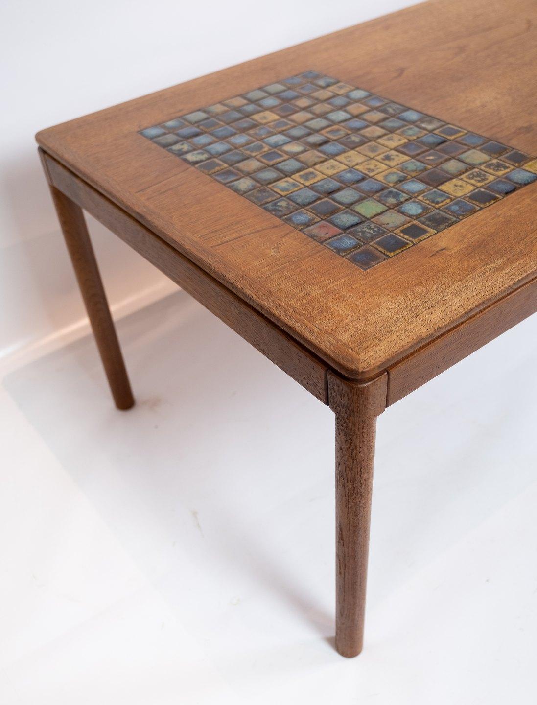 Danois Table basse en teck avec carreaux de céramique Brown de design danois des années 1960 en vente