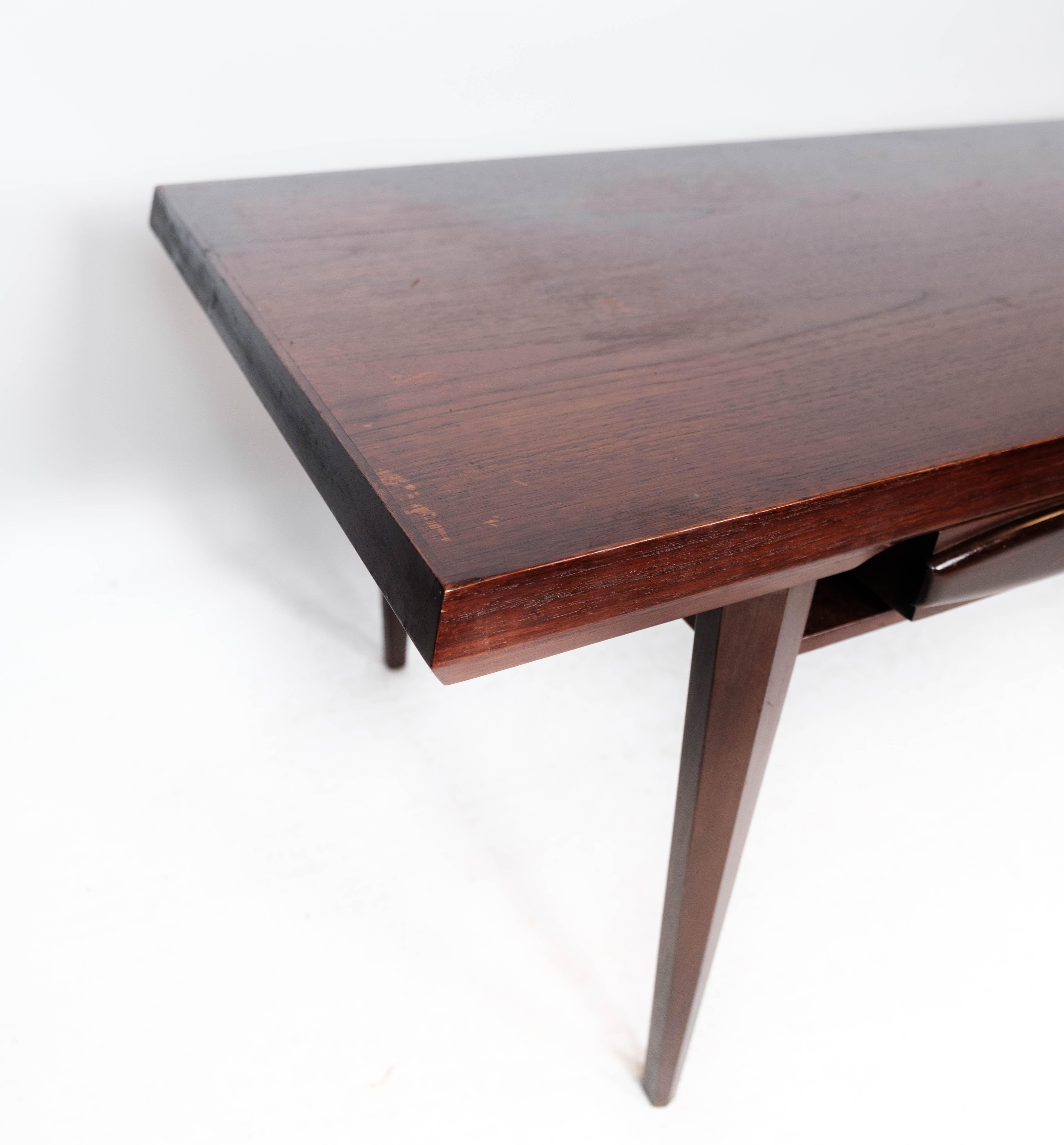 Mid-Century Modern Table basse en teck avec tiroirs des années 1960 en vente