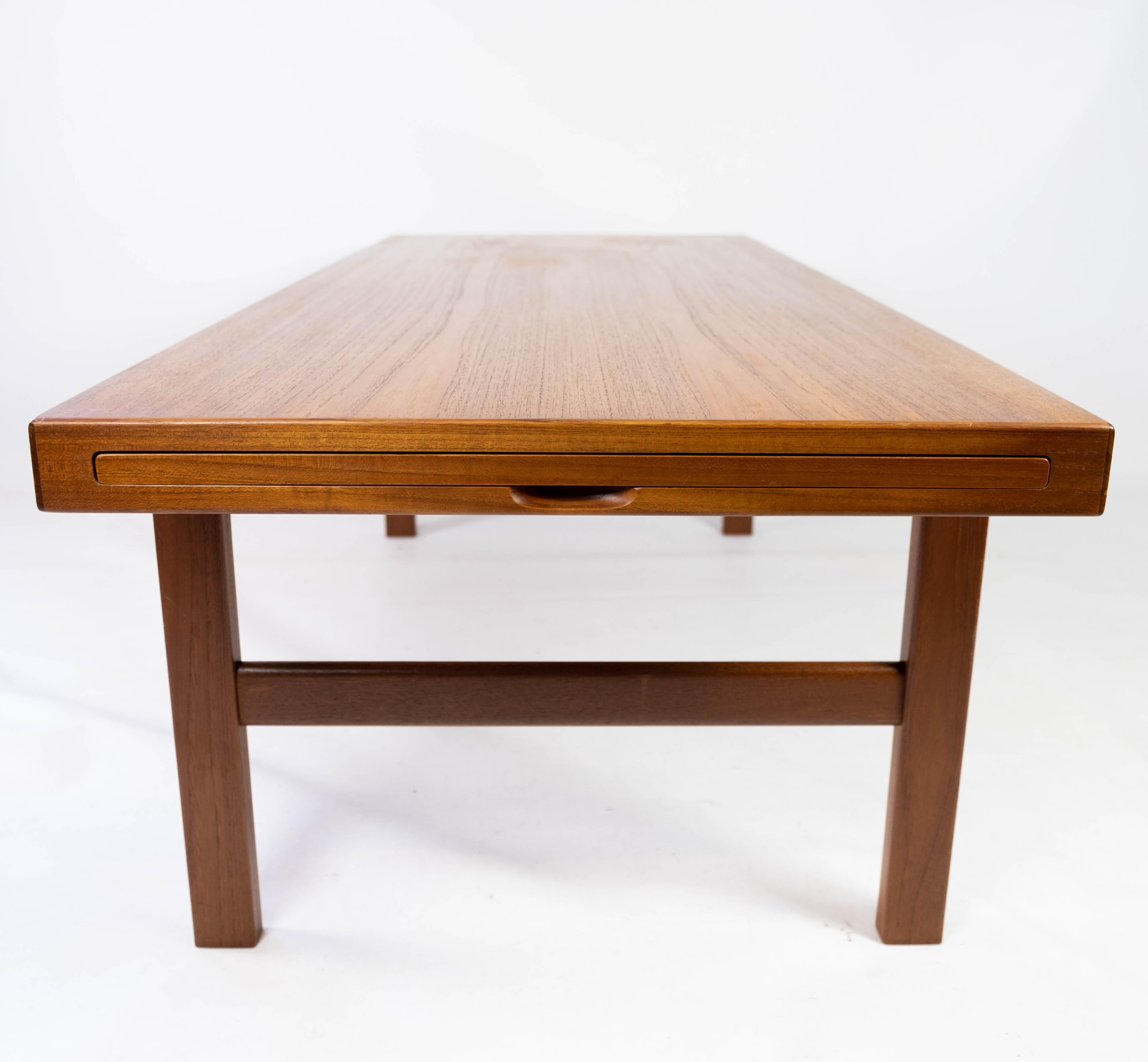 Coffee Table Made In Teak With Extension Plate, Danish Design From 1960s For Sale 3
