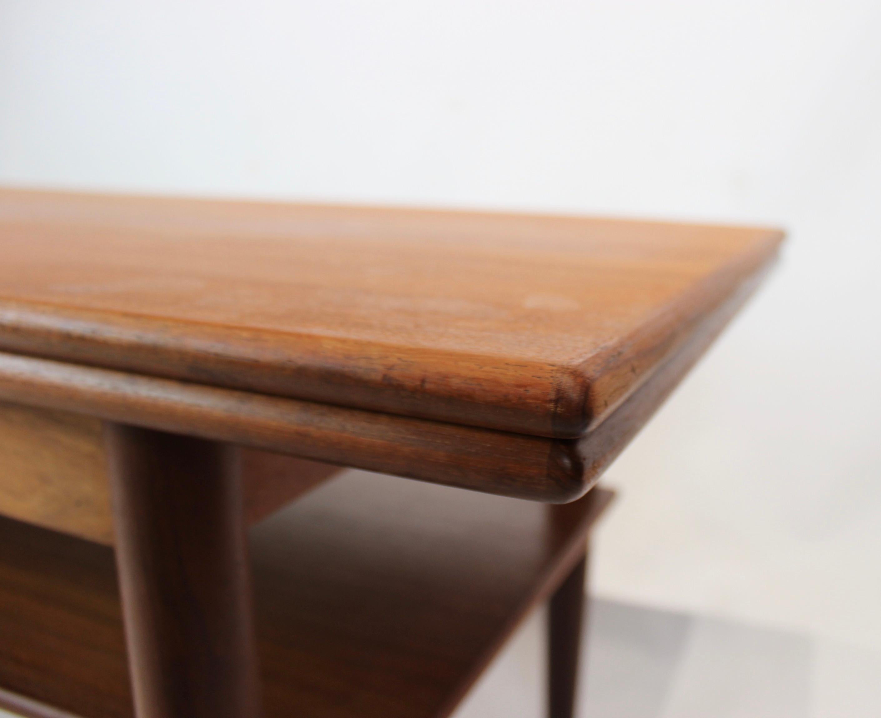 Mid-20th Century Coffee Table in Teak with Extension Leaves of Danish Design from the 1960s