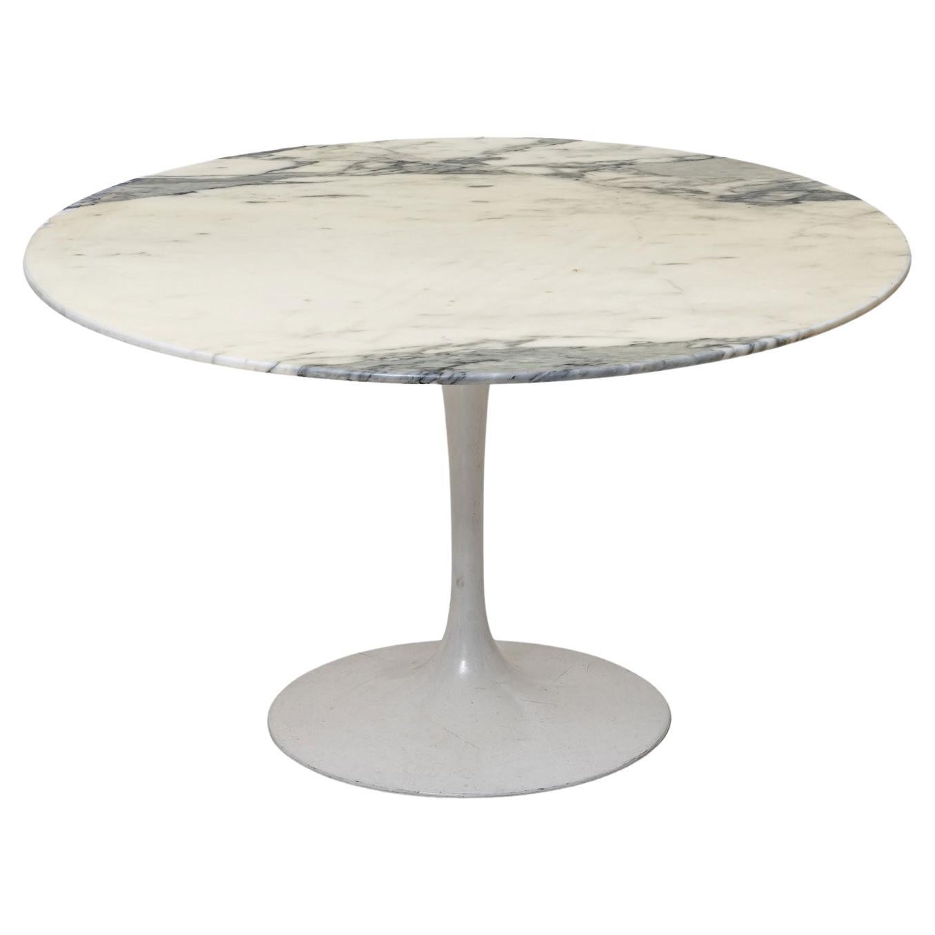 Coffee Table in the Style of Eero Saarinen's Tulip Table for Knoll, 20th Century