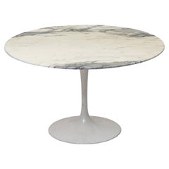 Coffee Table in the Style of Eero Saarinen's Tulip Table for Knoll, 20th Century