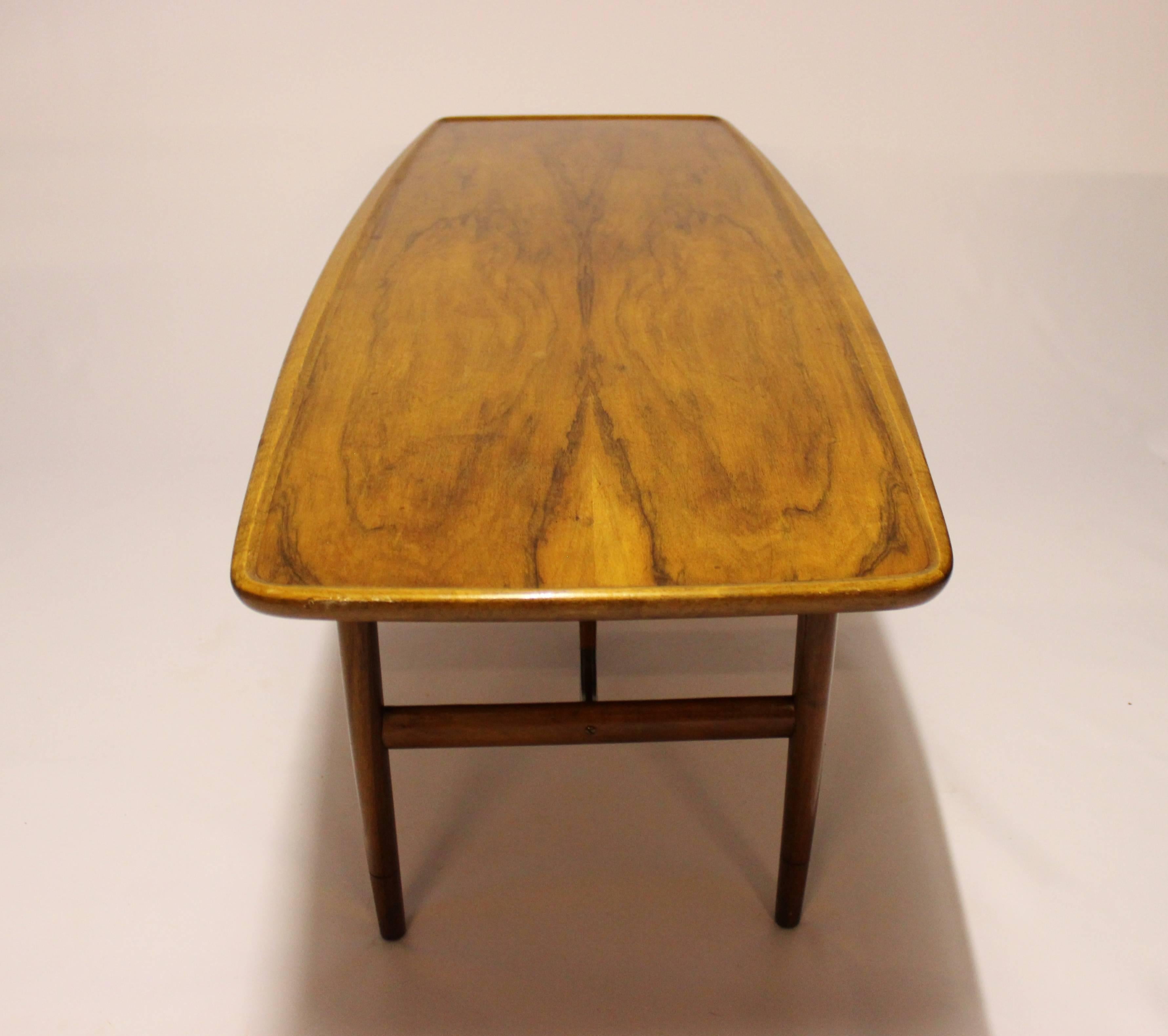 Mid-Century Modern Coffee Table in Walnut Designed by Finn Juhl and  Anton Kildeberg, 1960s For Sale