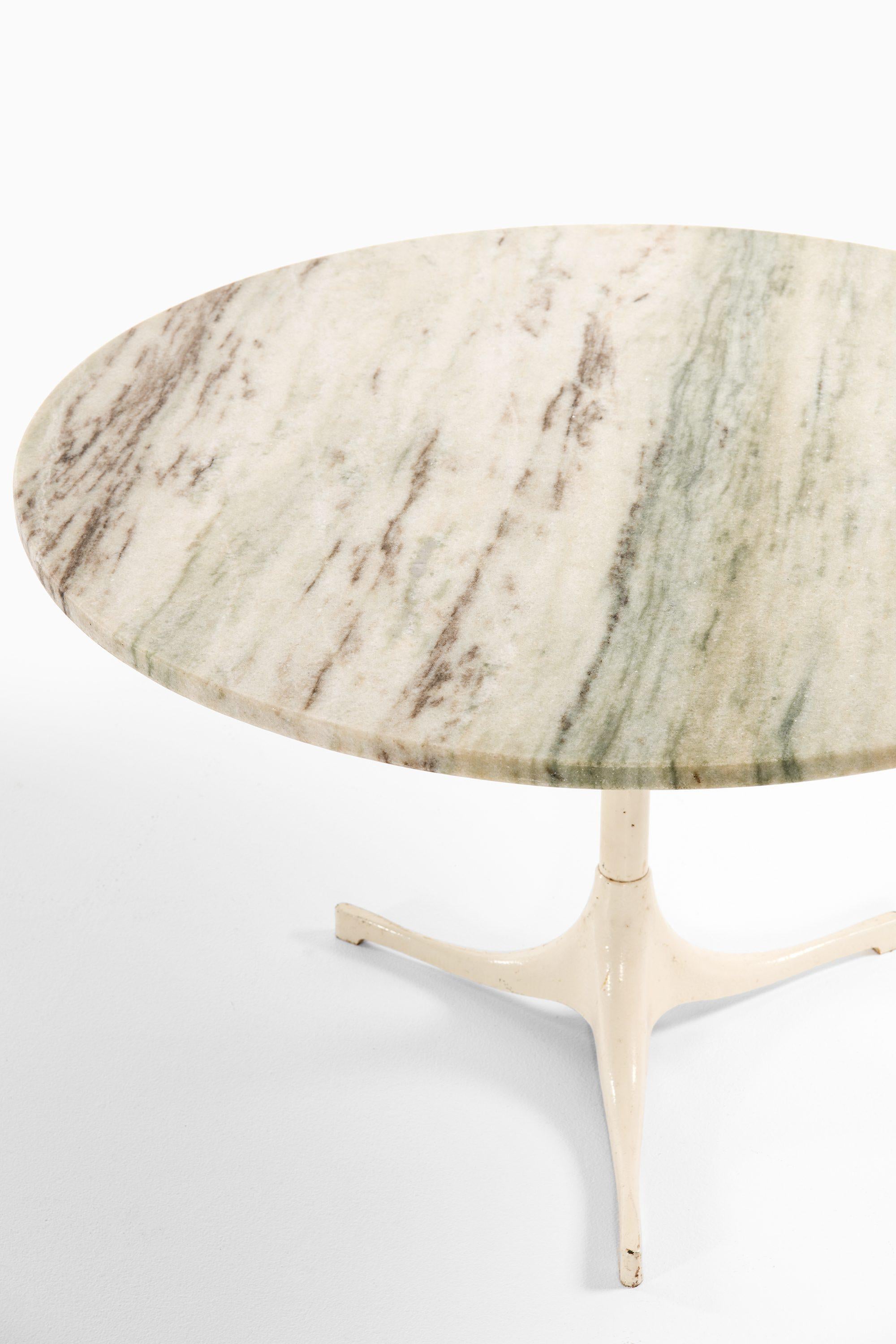 Mid-Century Modern Coffee Table in White Metal and Marble Top Attributed To George Nelson, 1960's For Sale