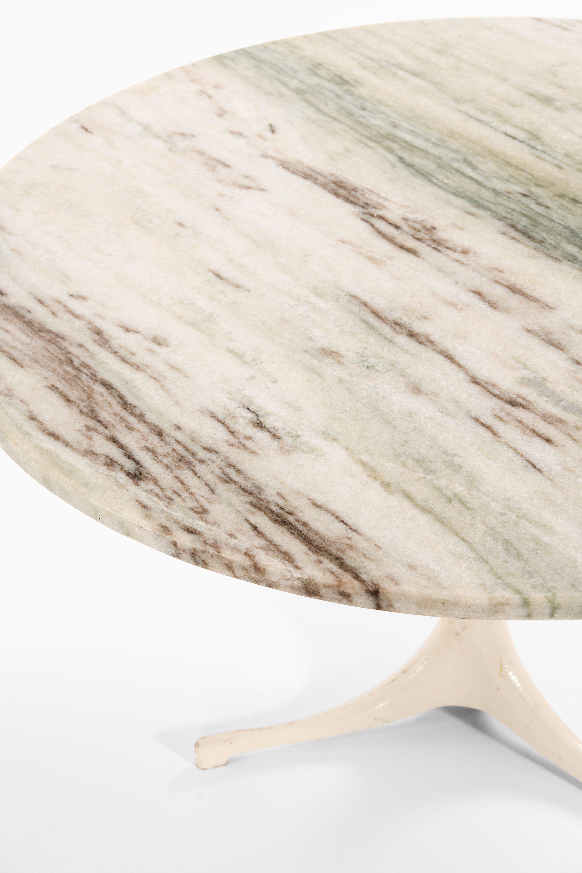 Coffee Table in White Metal and Marble Top Attributed To George Nelson, 1960's In Good Condition For Sale In Limhamn, Skåne län