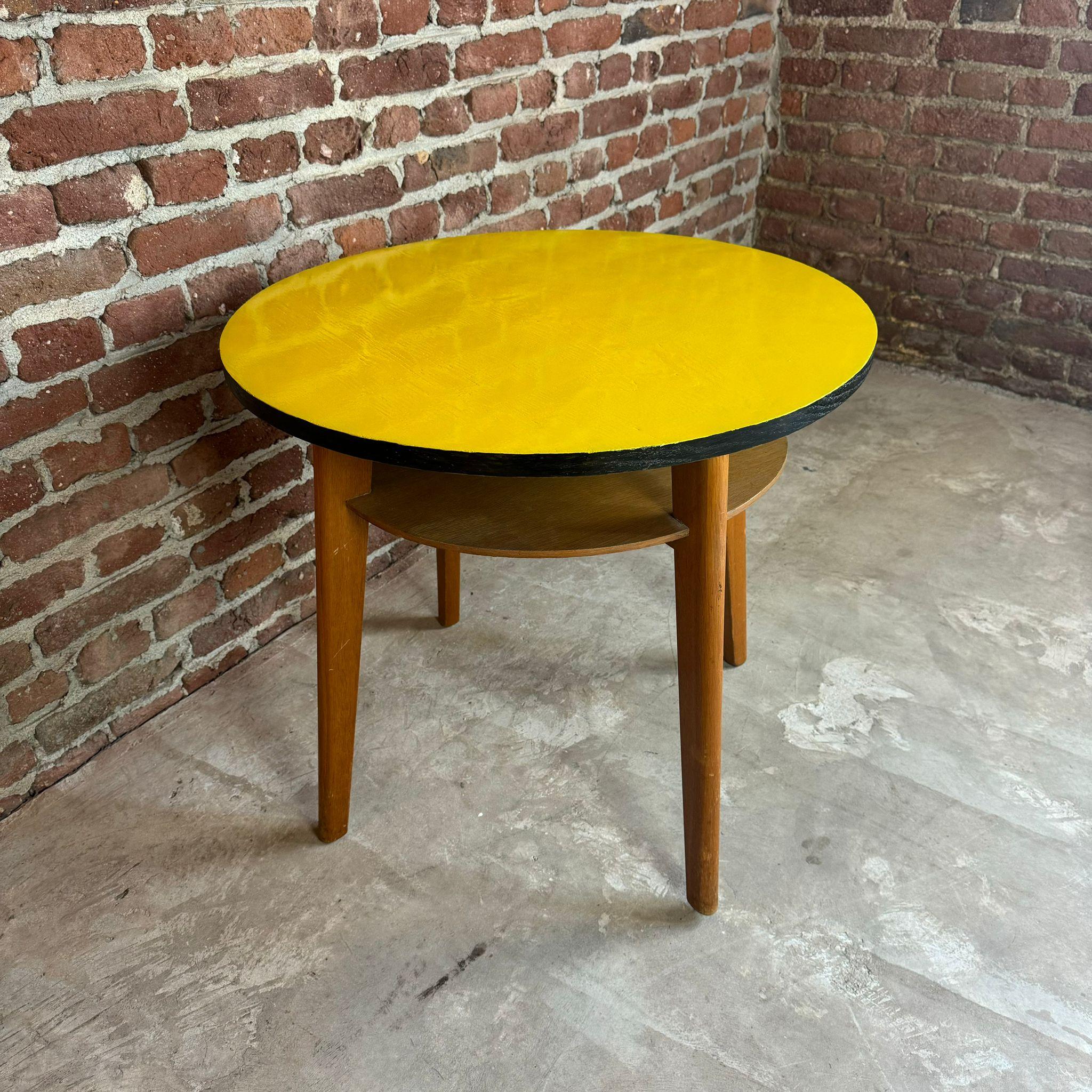 Coffee table in wood Bon état - En vente à Torino, IT