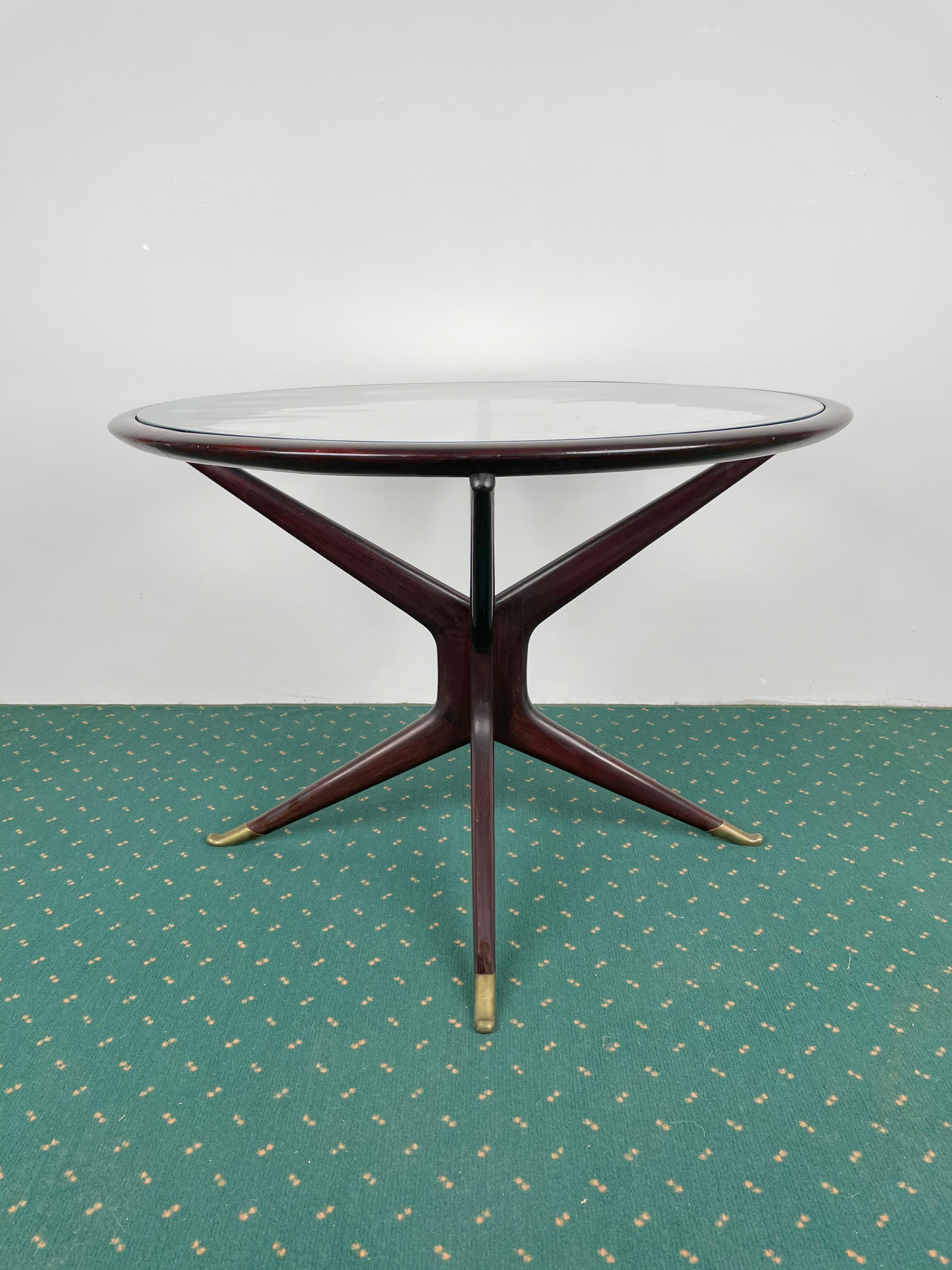 Italian Coffee Table in Wood Glass and Brass Attributed to Guglielmo Ulrich, Italy 1950s For Sale