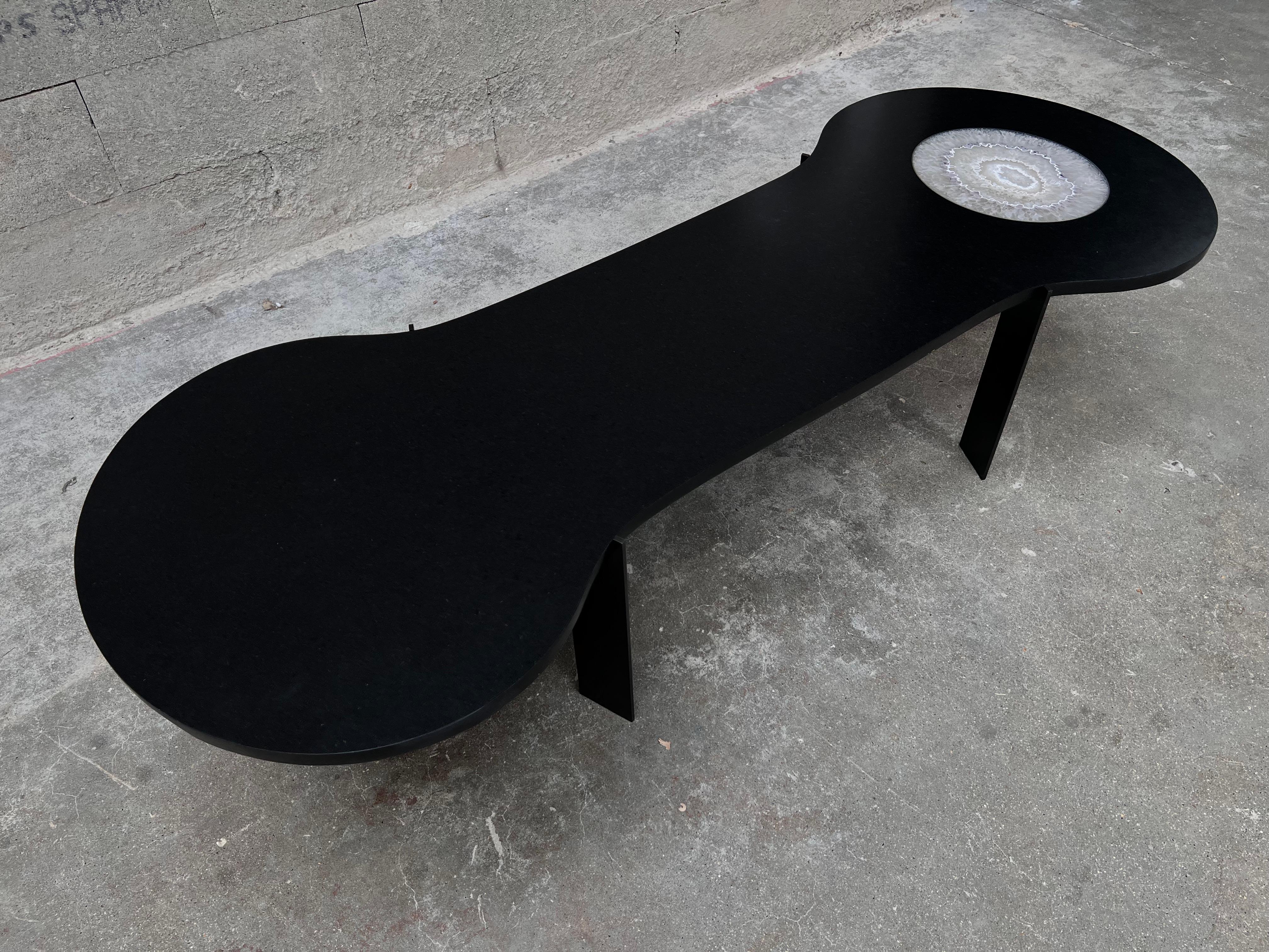 Mesa de centro de granito negro de Zimbabue y gran ágata brasileña Latón en venta