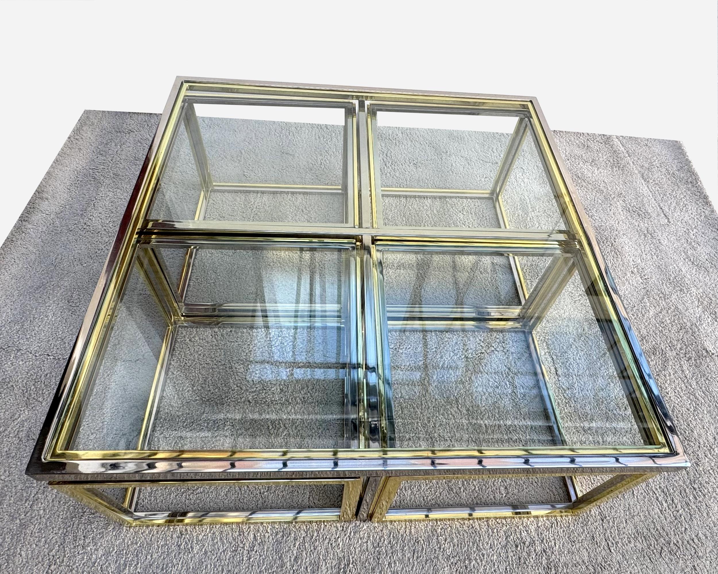 Plaqué Coffee table including four nesting side tables, Paris, France, circa 1970 en vente